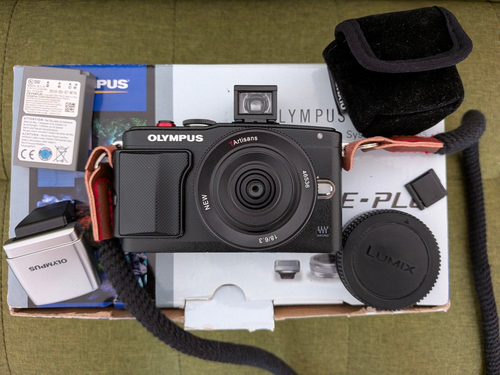 Olympus E-PL6 met 7 Artisans 18mm f/6.3 en accessoires, Audio, Tv en Foto, Fotocamera's Digitaal, Ingebouwde flitser, Gebruikt