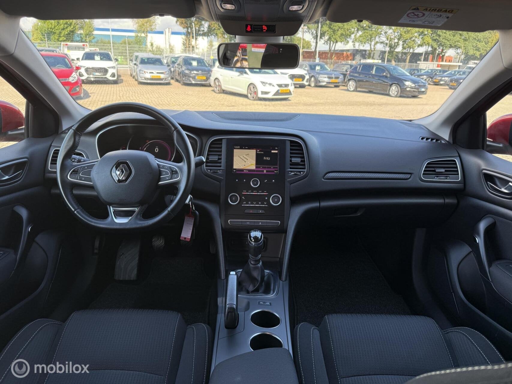 Renault Megane Estate 1.2 TCe Life NAVI | PDC | CRUISE, Voorwielaandrijving, 101 pk, Gebruikt, 4 cilinders