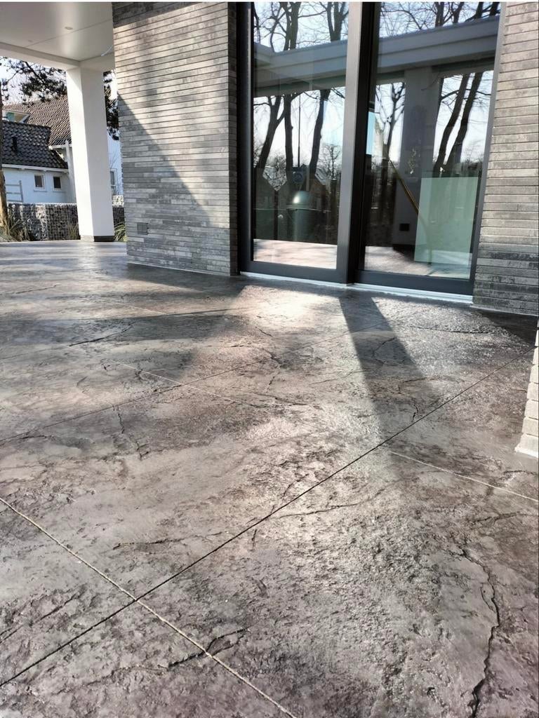 Printbeton Specialist – Luxe Opritten & Tuinen, Diensten en Vakmensen, Tuinmannen en Stratenmakers, Tuin- of Vijveraanleg