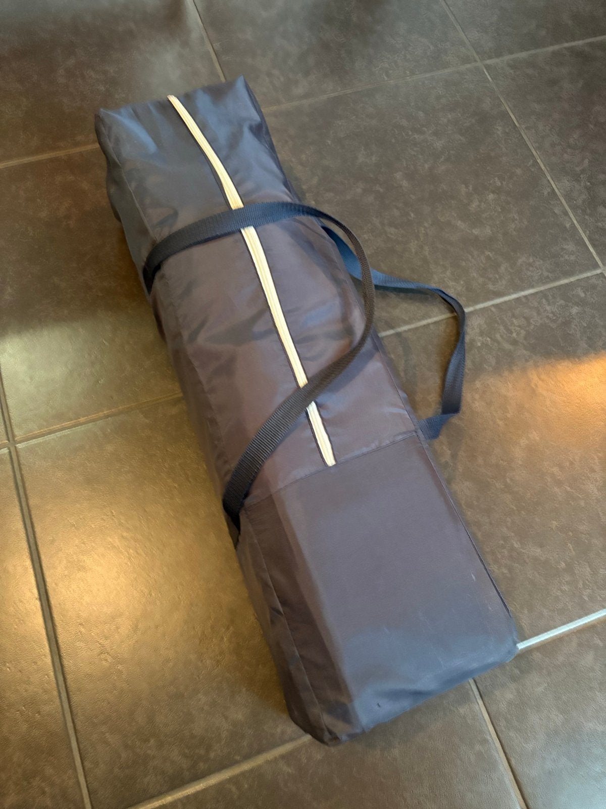 Campingbedje met klamboe en parasol, Ophalen, Gebruikt, Reisbedje