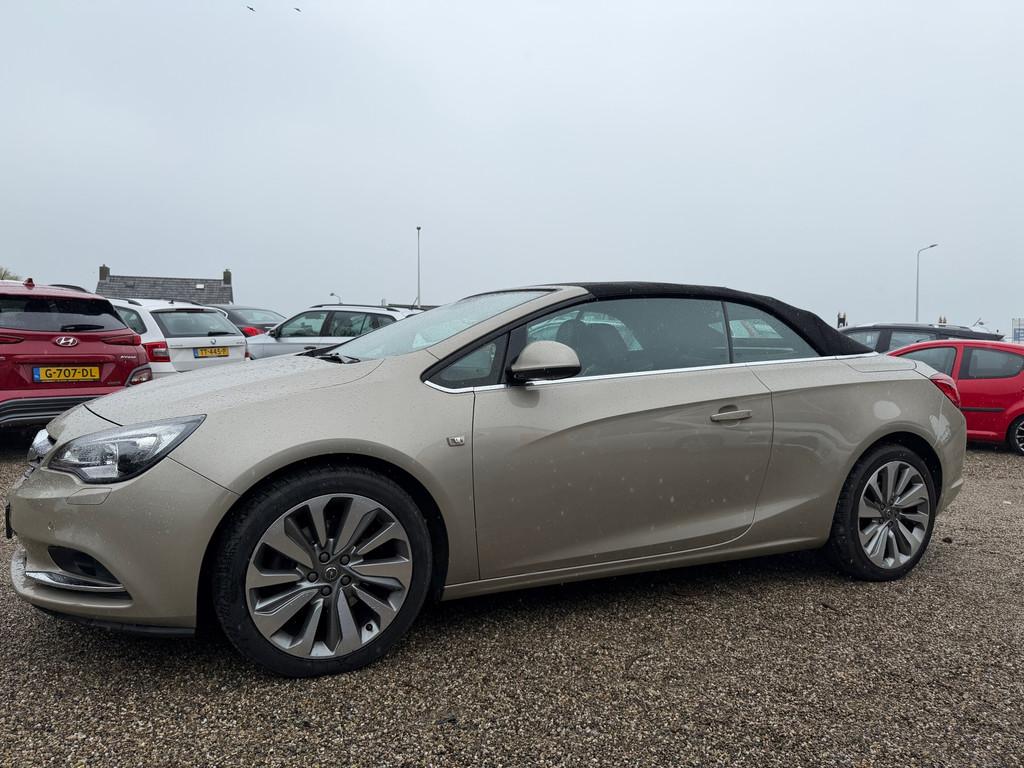 Opel Cascada 1.4 Turbo ecoFLEX Cosmo 1e Eig Dealer Onderhoud, Auto's, Opel, Voorwielaandrijving, Euro 5, Zwart, 4 cilinders