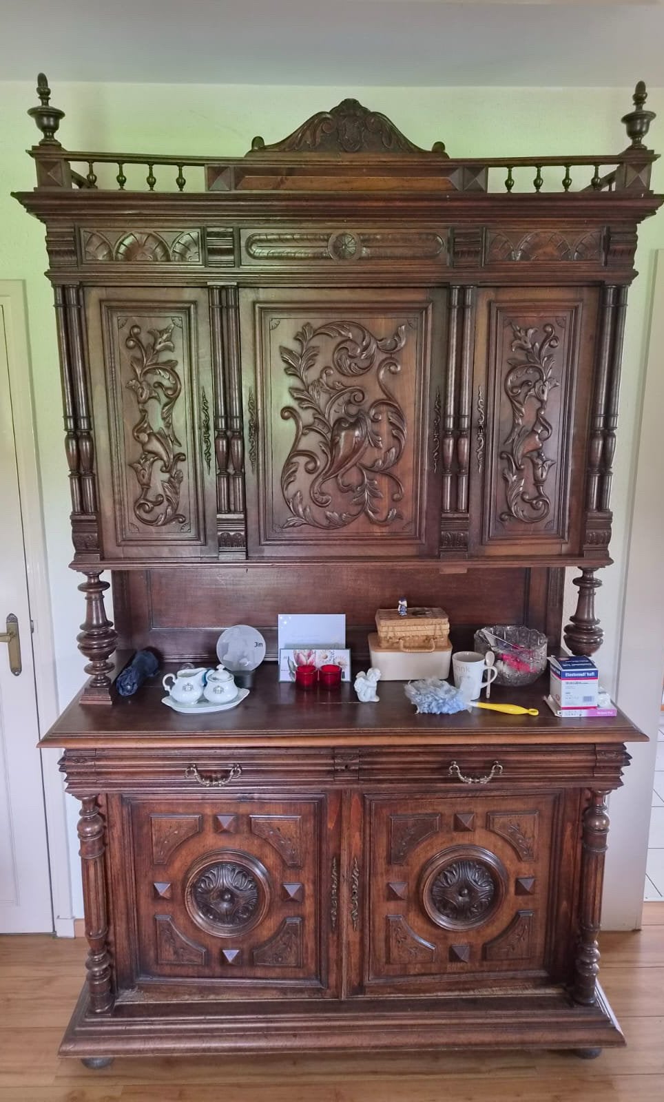 Antieke buffet kast, Ophalen