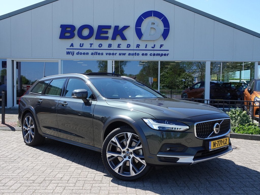 Volvo V90 Cross Country 2.0 B5 AWD Pro 250PK PANO | VOL LEER, Automaat, 15 km/l, Euro 6, 4 cilinders