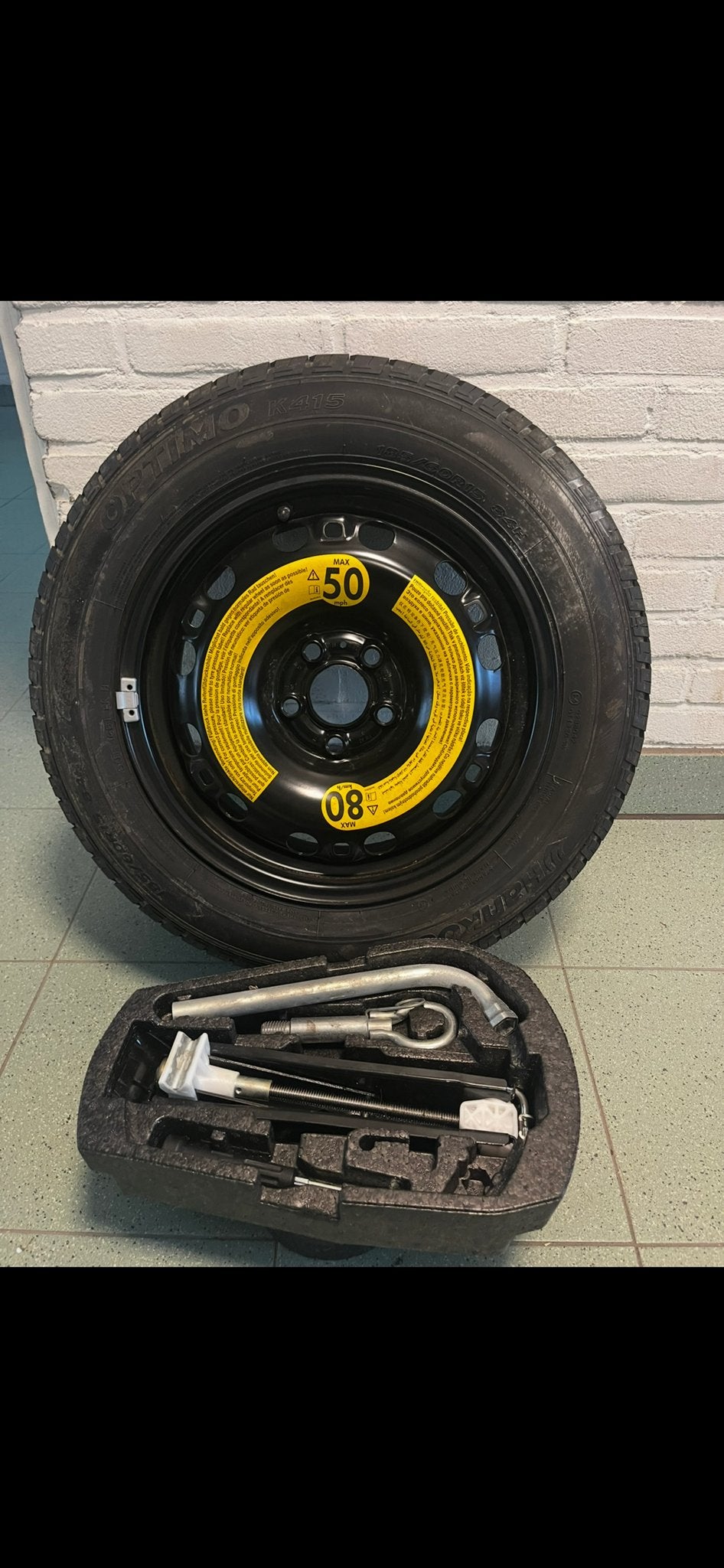 VW AG thuiskomer met krikset - 15 inch, Auto-onderdelen, Banden en Velgen, Ophalen, 18 inch, Gebruikt, Overige