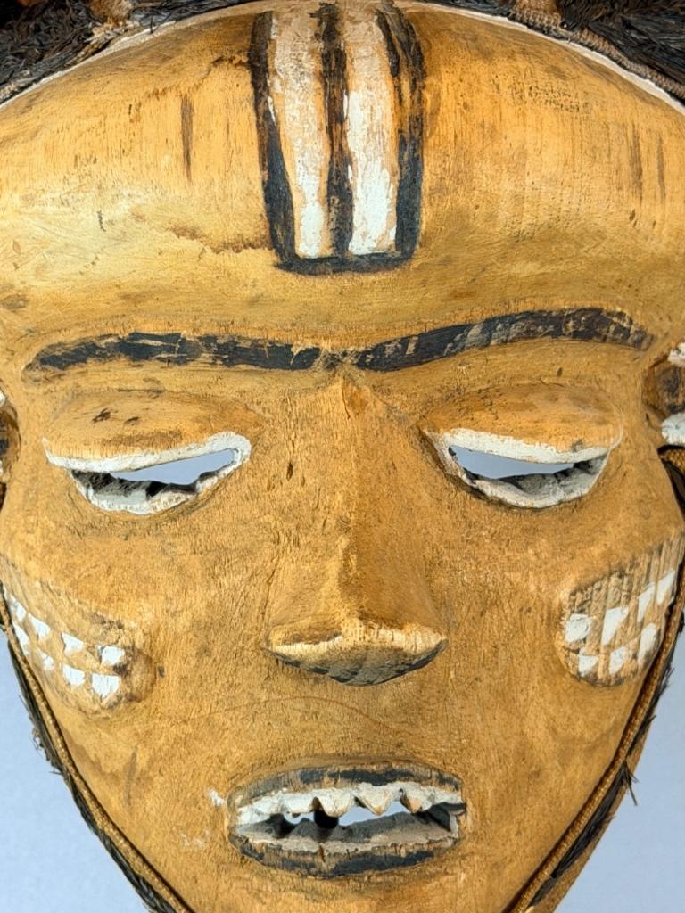 260344 - Afrikaans Originele Pende Kiwoyo masker - Congo., Antiek en Kunst, Ophalen of Verzenden