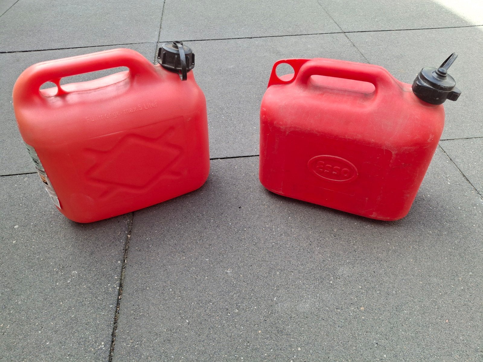 2 Jerrycans 5 liter, Auto diversen, Ophalen