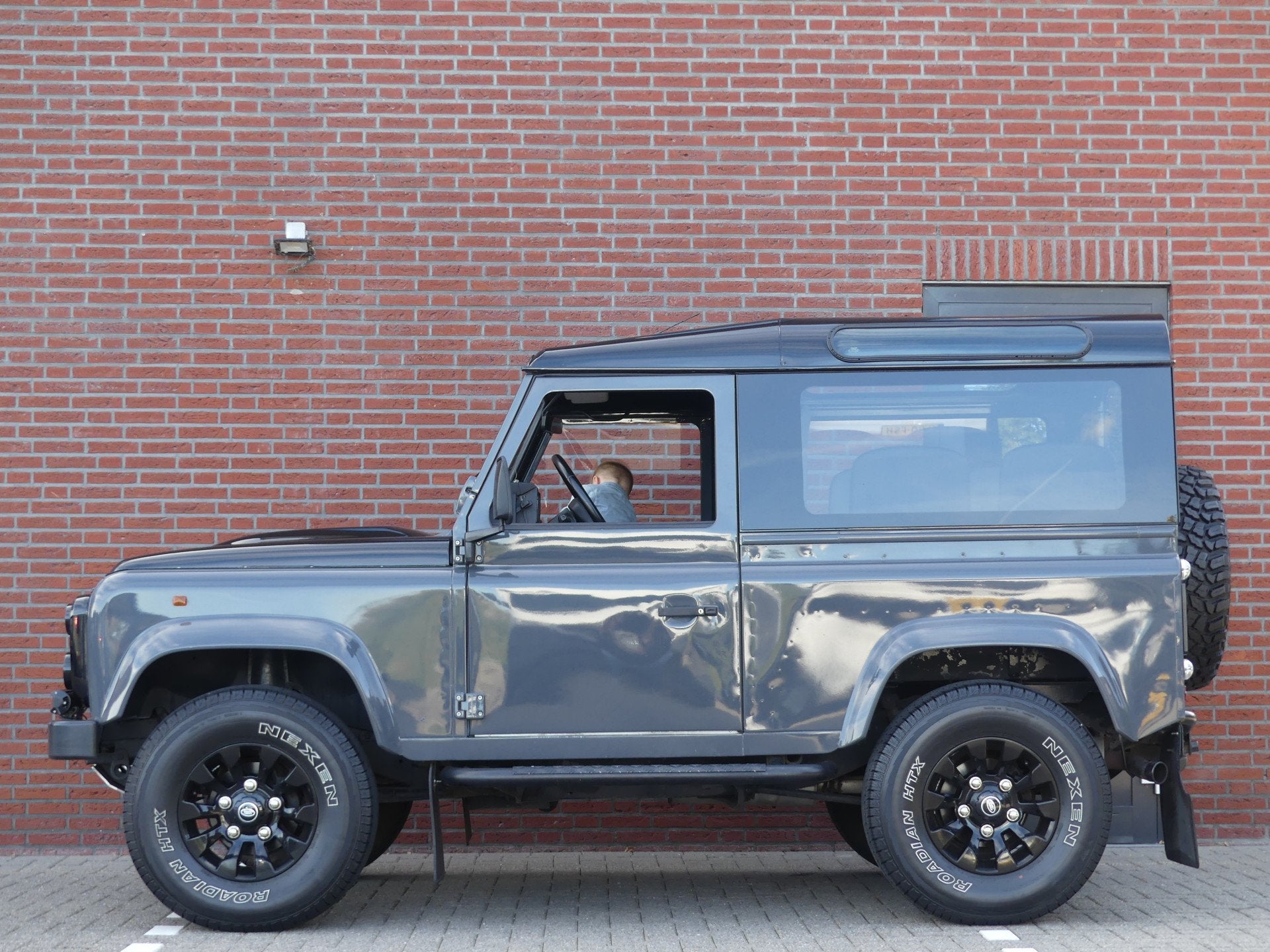 Land Rover 90 Benzine 2.0 136pk / 6 persoons (bj 1997), foto 4