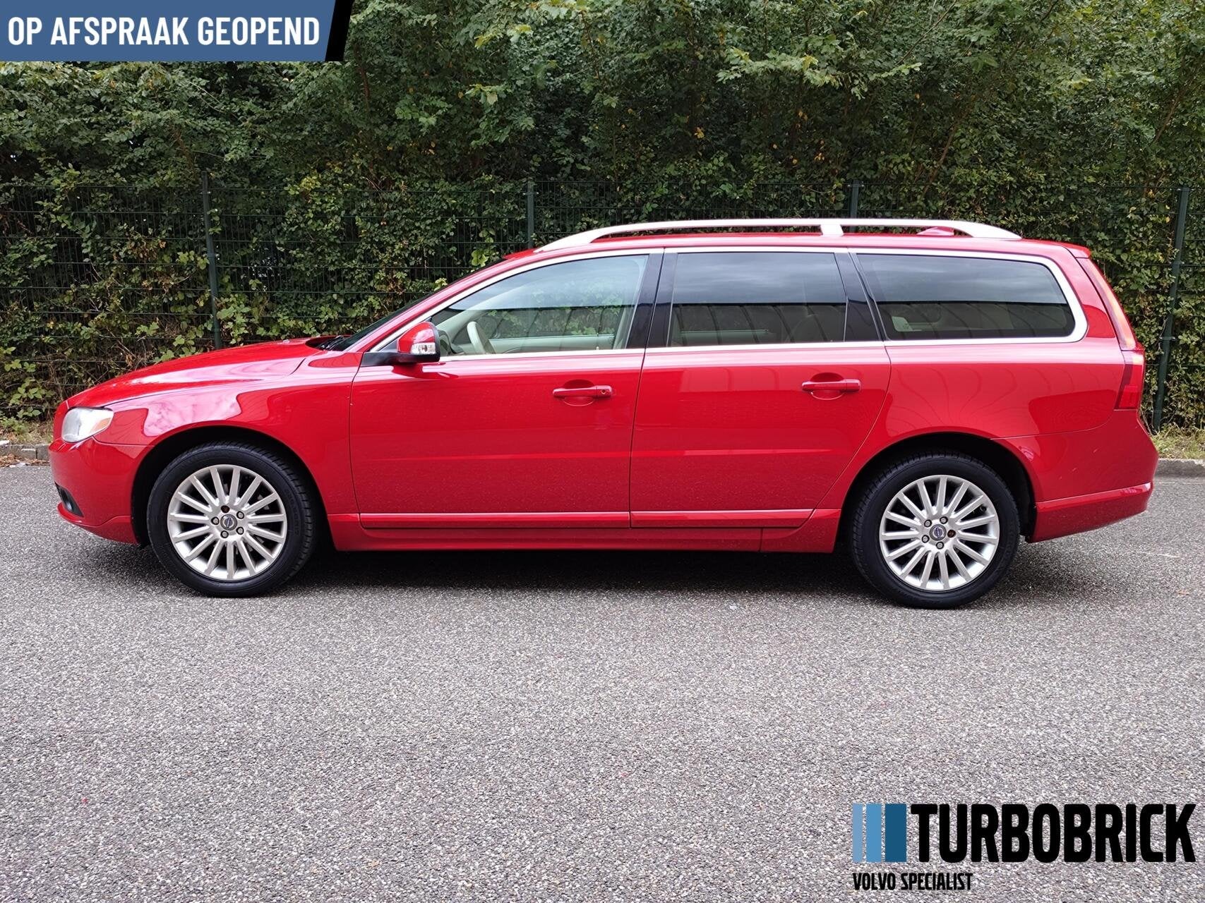 Volvo V70 1.6 T4 Summum |Leder|Trekhaak|Cruise|Xenon|Youngti, Voorwielaandrijving, 15 km/l, Gebruikt, Beige