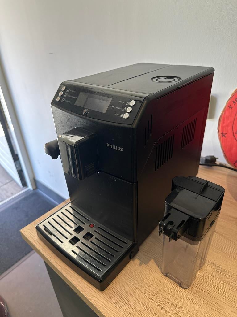 Philips Volautomatische Espressomachine - Zwart, Afneembaar waterreservoir, Gebruikt, Verzenden, Espresso apparaat