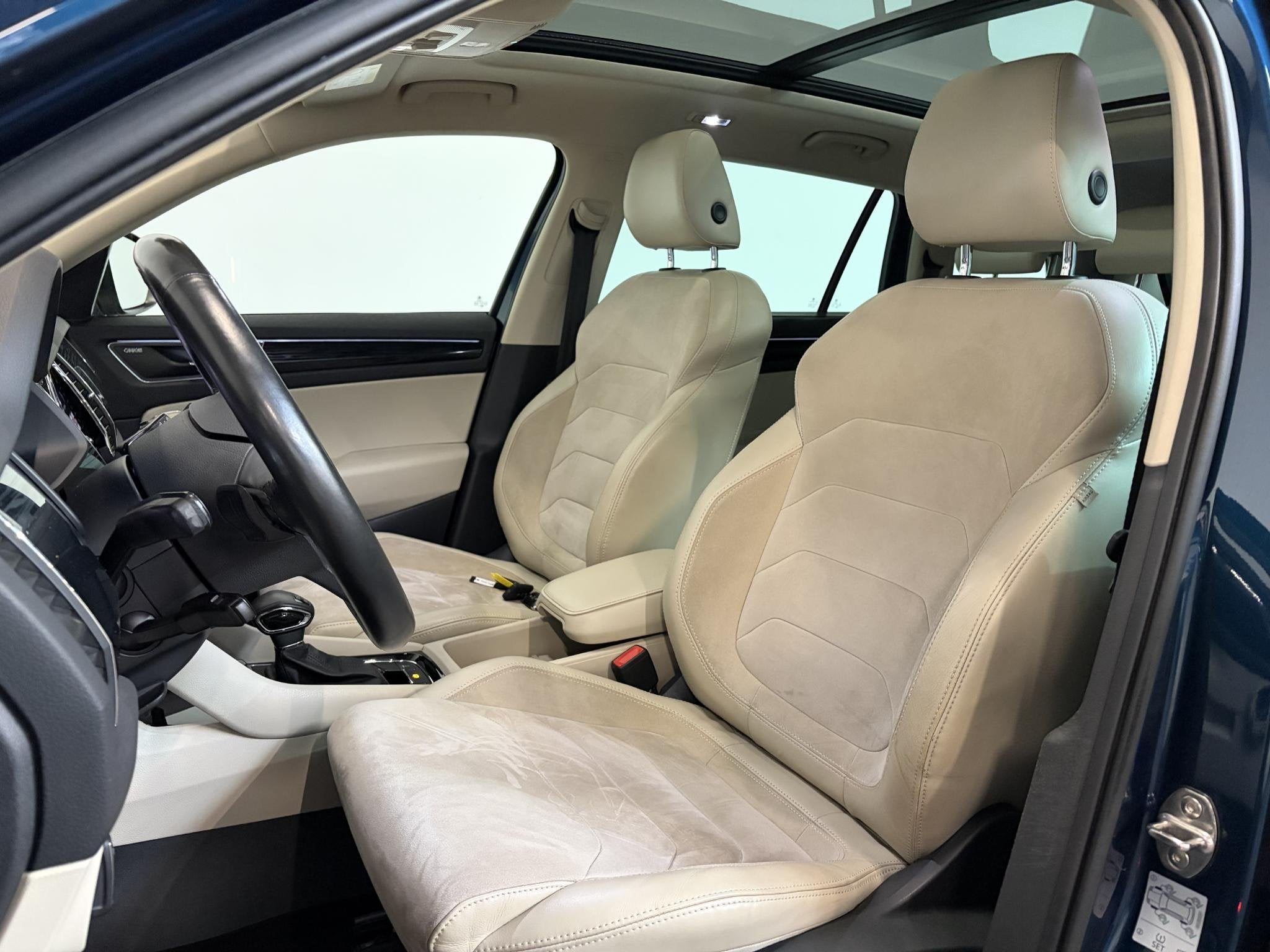 Skoda Kodiaq 2.0 TSI 4x4 Style Business 7 PERSOONS Elektrisc, Auto's, Automaat, Gebruikt, 4 cilinders, 7 stoelen
