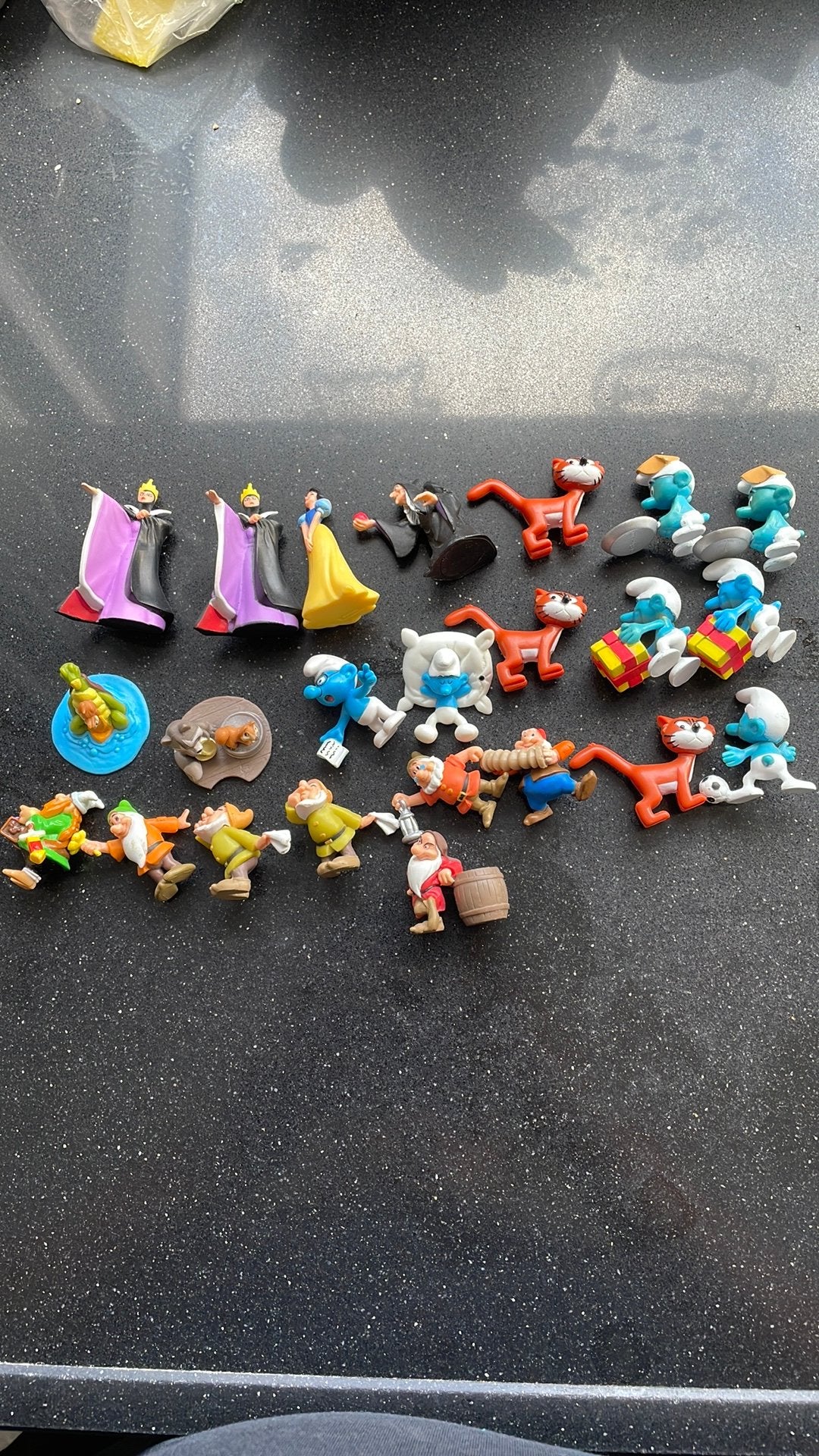 Poppetjes smurfen sneeuwwitje en andere, Ophalen of Verzenden, Zo goed als nieuw