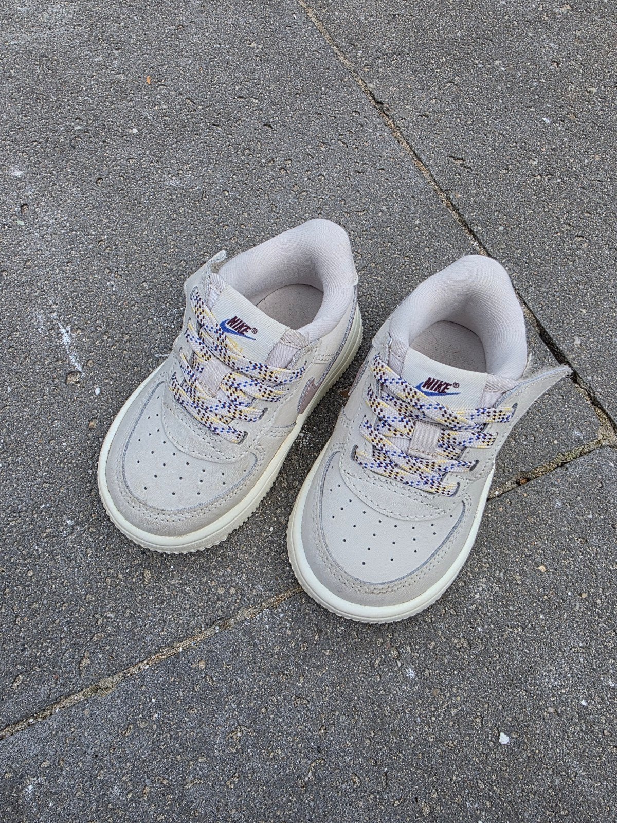 Nike Air Force 1 baby sneakers maat 22 (12cm), Kinderen en Baby's, Babykleding | Schoentjes en Sokjes, Schoentjes, Jongetje of Meisje