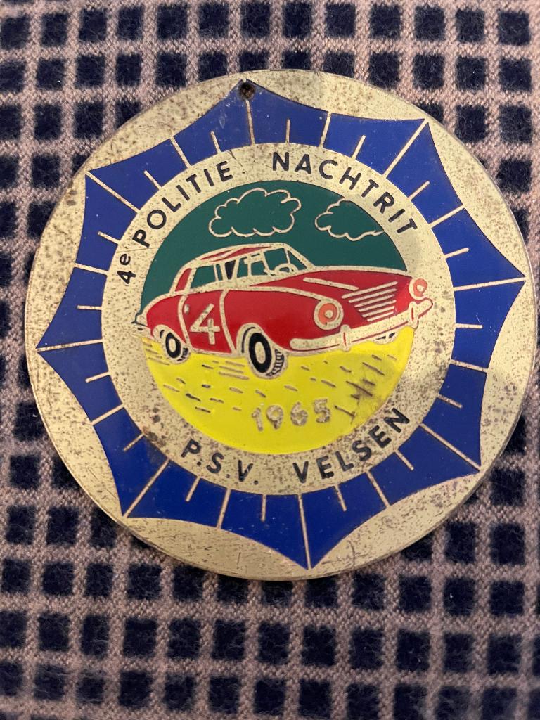 Politie embleem P.S.V. Velsen 4e nachtrit 1965, Ophalen of Verzenden, Auto's