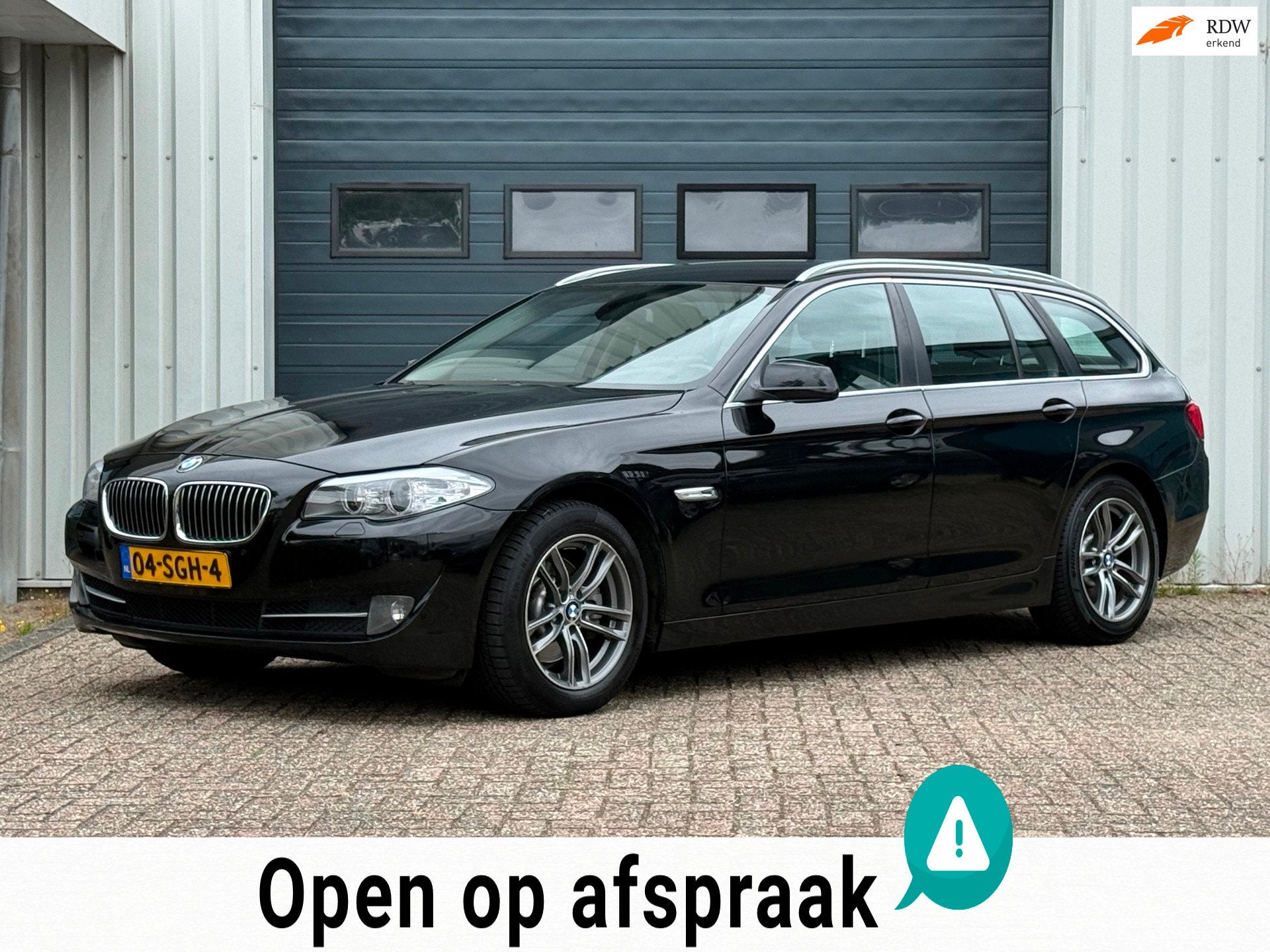 BMW 5-serie Touring 523i Executive NAVI / LEER / CRUISE, Auto's, BMW, Euro 5, Gebruikt, 2000 kg, 204 pk