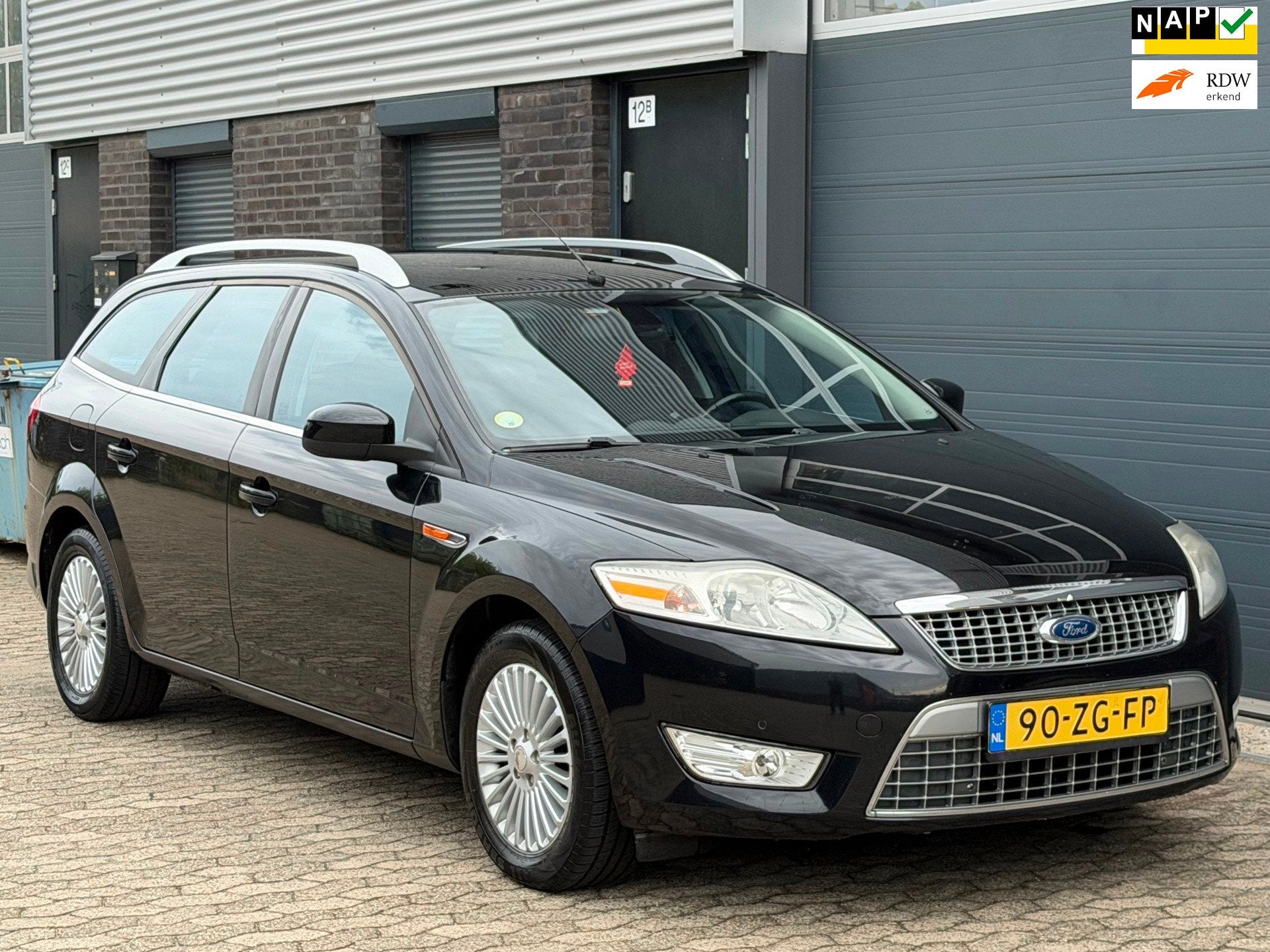 Ford Mondeo Wagon 2.0-16V Titanium AIRCO CRUISE PDC TREKHAAK, Auto's, Stof, Gebruikt, Zwart, Mondeo