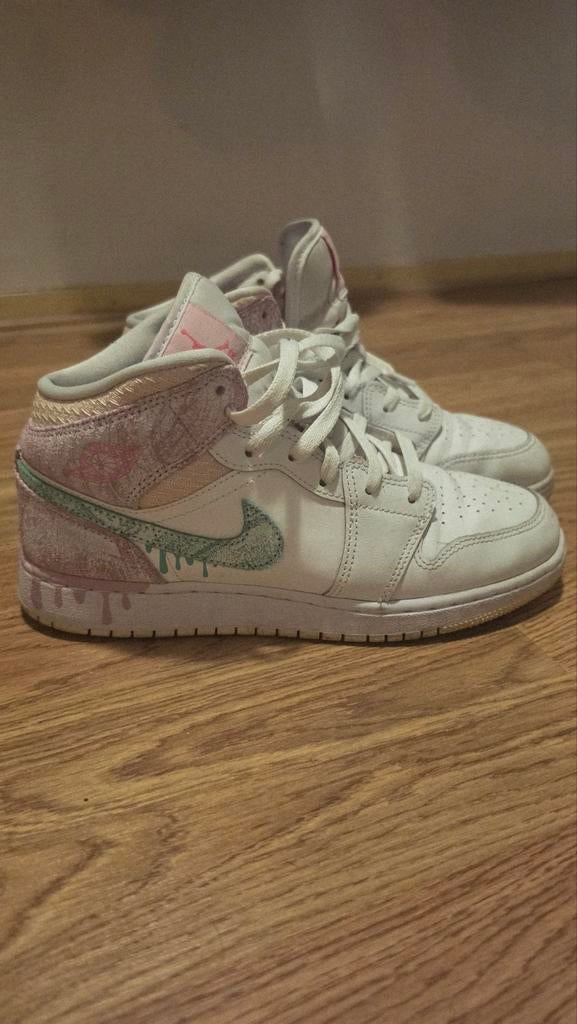 Jordan 1 Mid SE 'Paint Drip' - Maat 40, Kleding | Dames, Ophalen of Verzenden