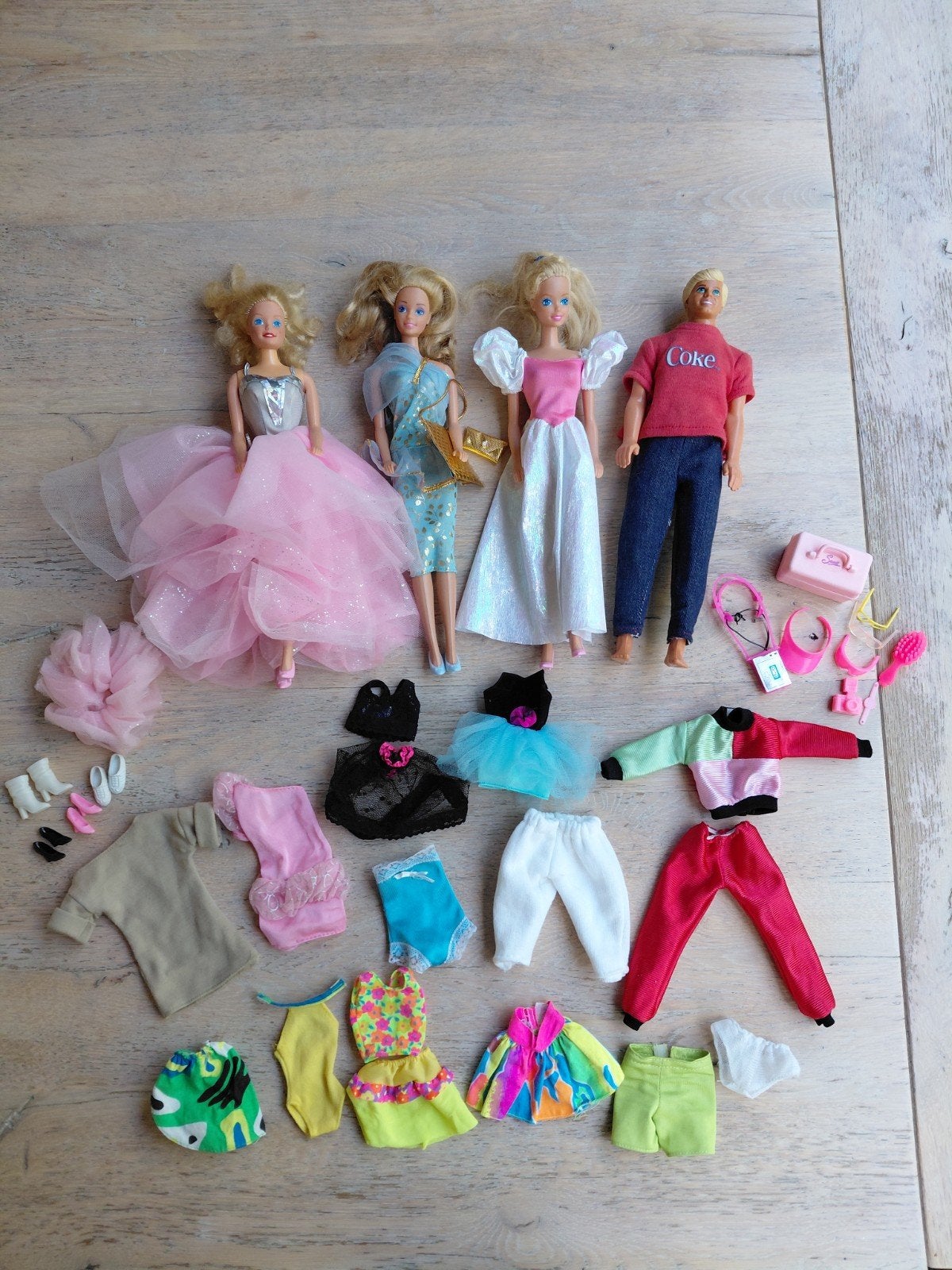 Originele Mattel barbiepoppen met kleertjes en accessoires, Ophalen of Verzenden, Barbie