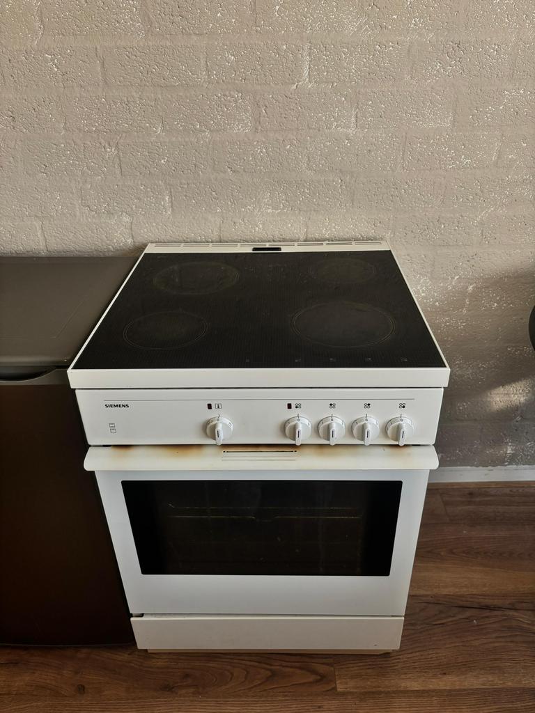 Fornuis met oven, Ophalen, 4 kookzones, Zo goed als nieuw, Gas