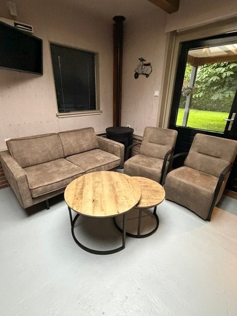 Taupe bank en stoelen leer/stof en tafelset -zithoek, Ophalen, Zo goed als nieuw, Leer, Moderne bank