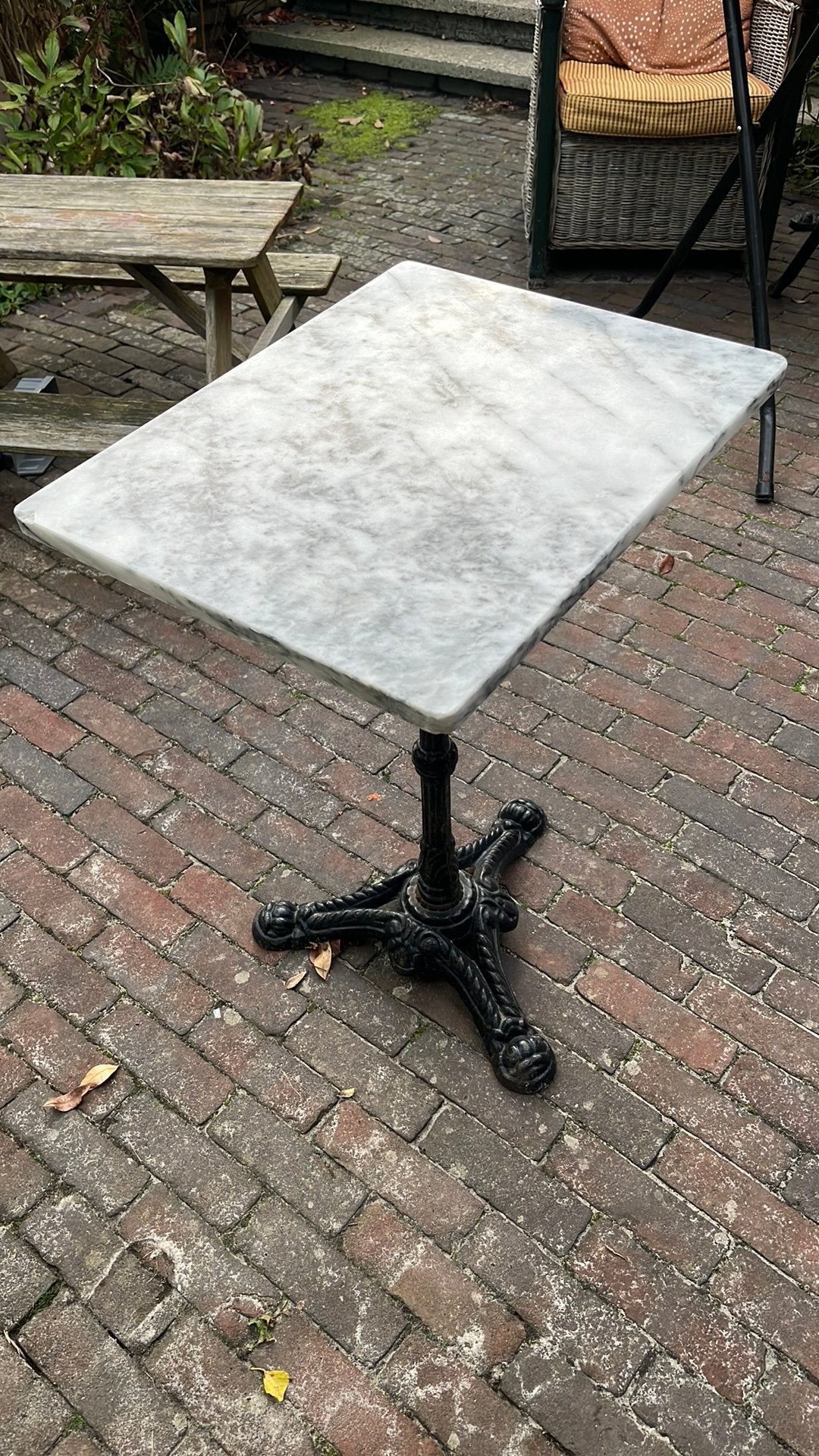 Marmeren tuintafel 50,5 x 40,5 op gietijzeren poot, Ophalen, Zo goed als nieuw, Rechthoekig, Overige materialen