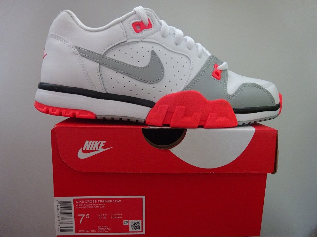 Nike Cross Trainer Low Bright Crimson Maat 40.5, Kleding | Heren, Schoenen, Overige kleuren, Nike, Nieuw, Ophalen of Verzenden