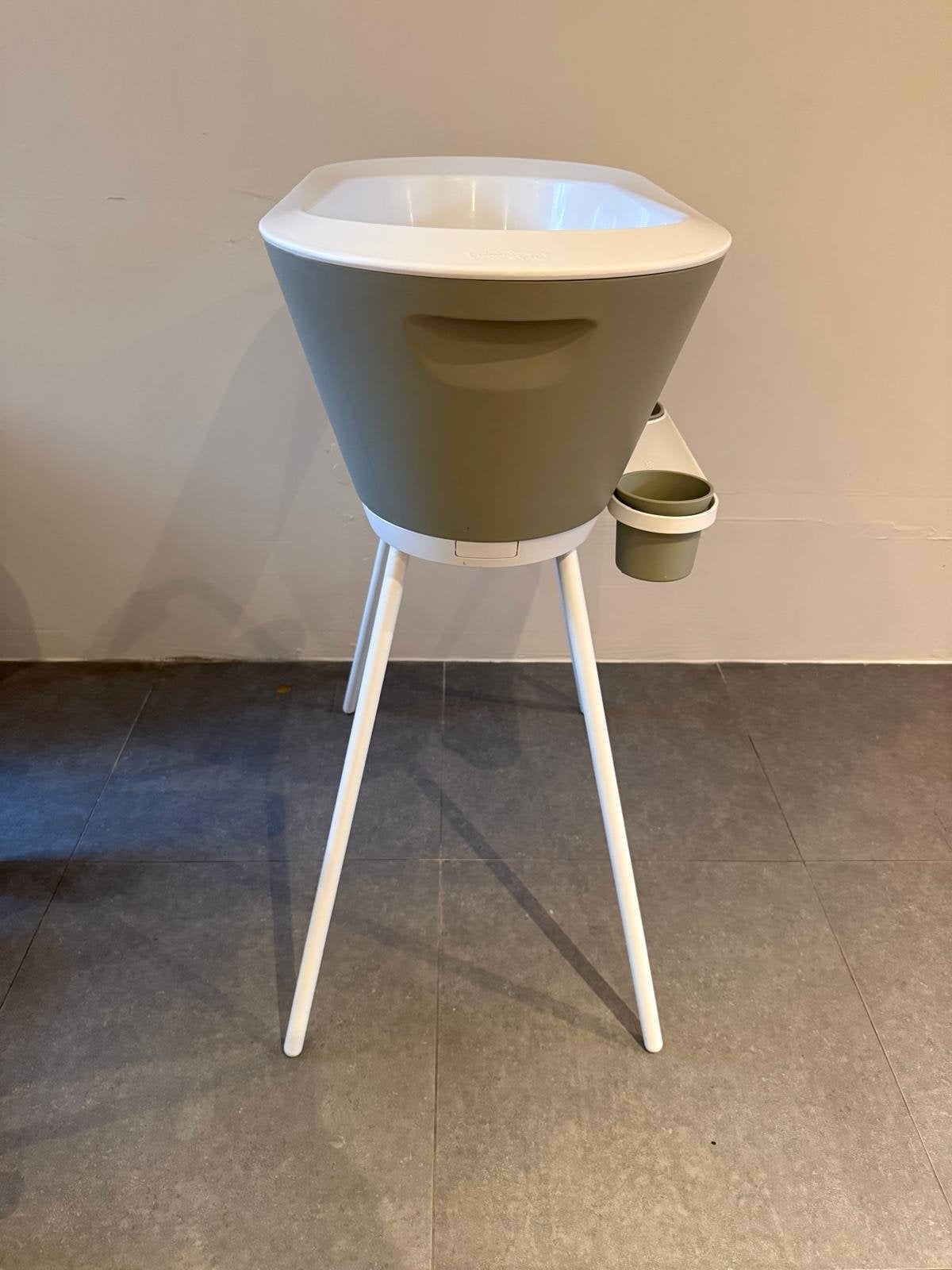 we-too badset met standaard en accessoires, Zo goed als nieuw, Badje, Standaard, Ophalen