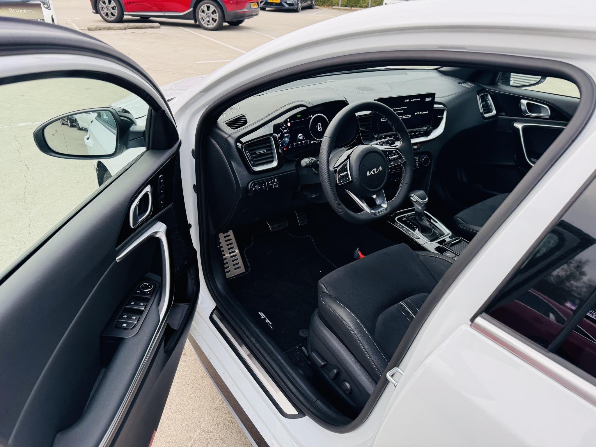 Kia ProCeed 1.5 T-GDi GT-PlusLine Trekhaak afneembaar | Demo, Auto's, 1325 kg, Gebruikt, Euro 6, 4 cilinders