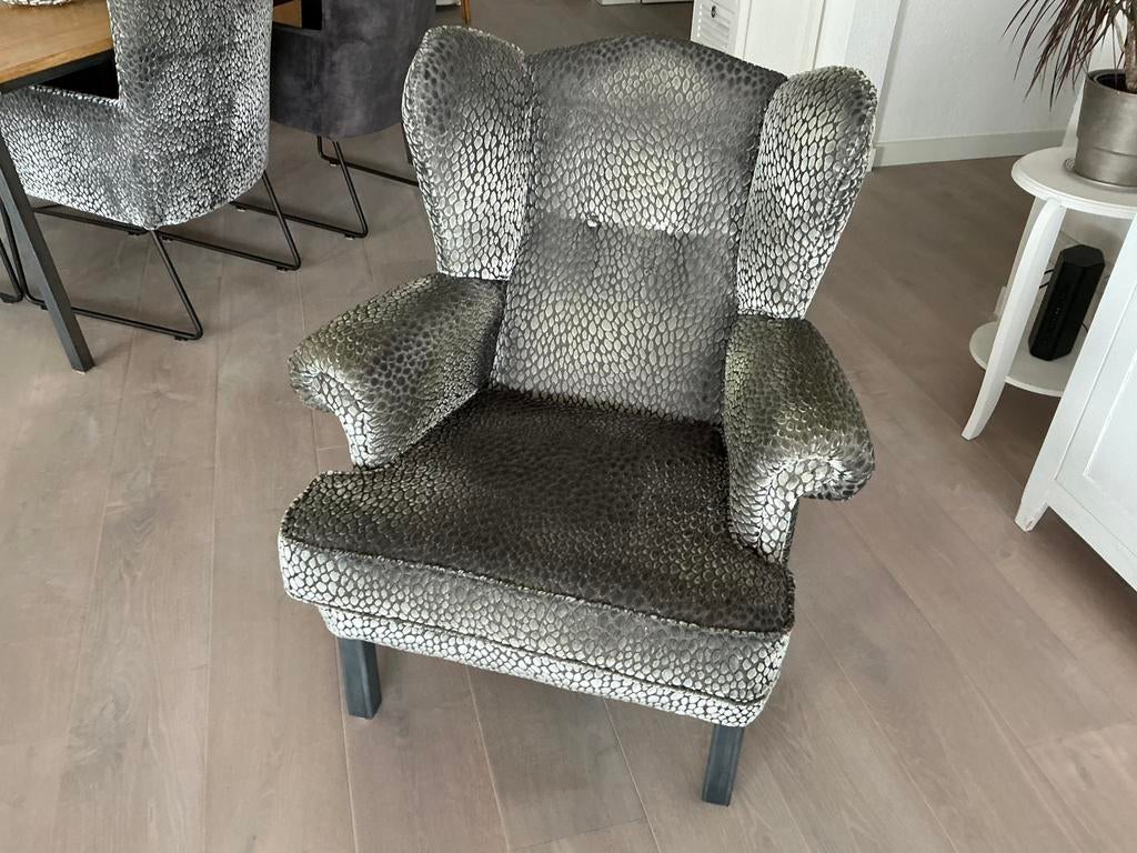 Comfortabele oorfauteuil met houten pootjes, Ophalen, Gebruikt, 75 tot 100 cm, 75 tot 100 cm