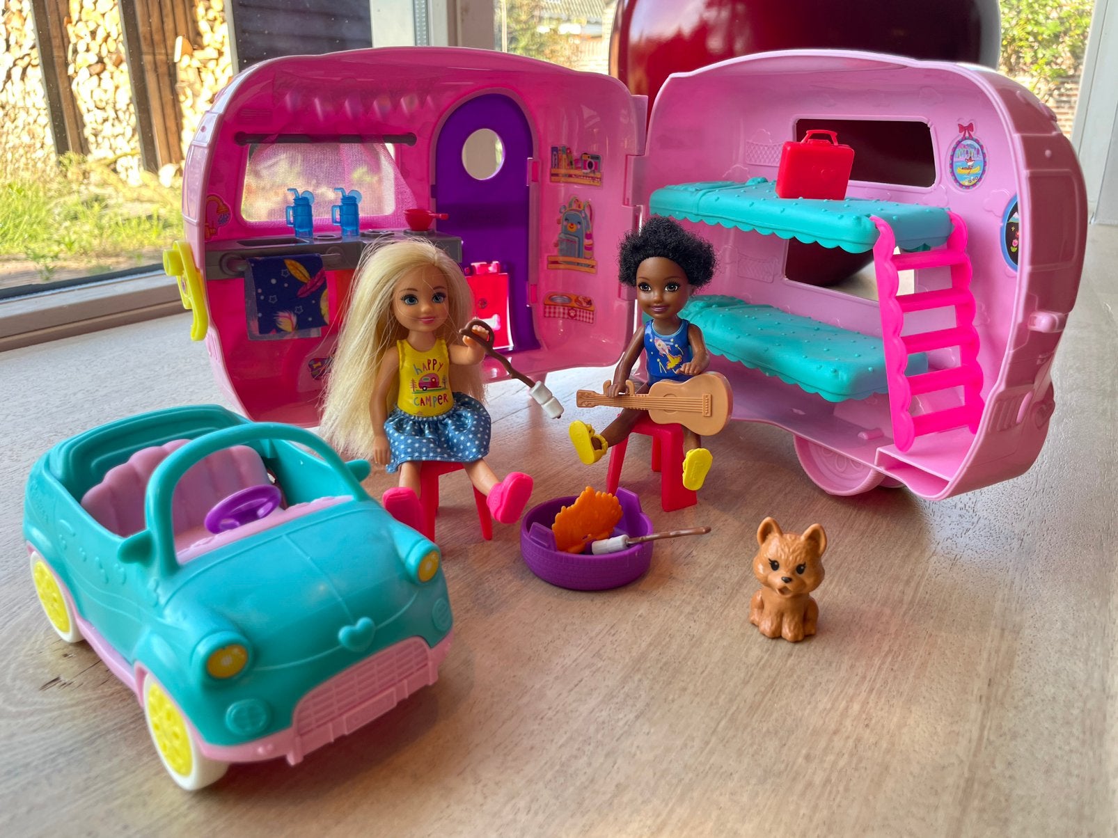 Barbie Club Chelsea Camper speelset, Ophalen of Verzenden, Zo goed als nieuw, Barbie