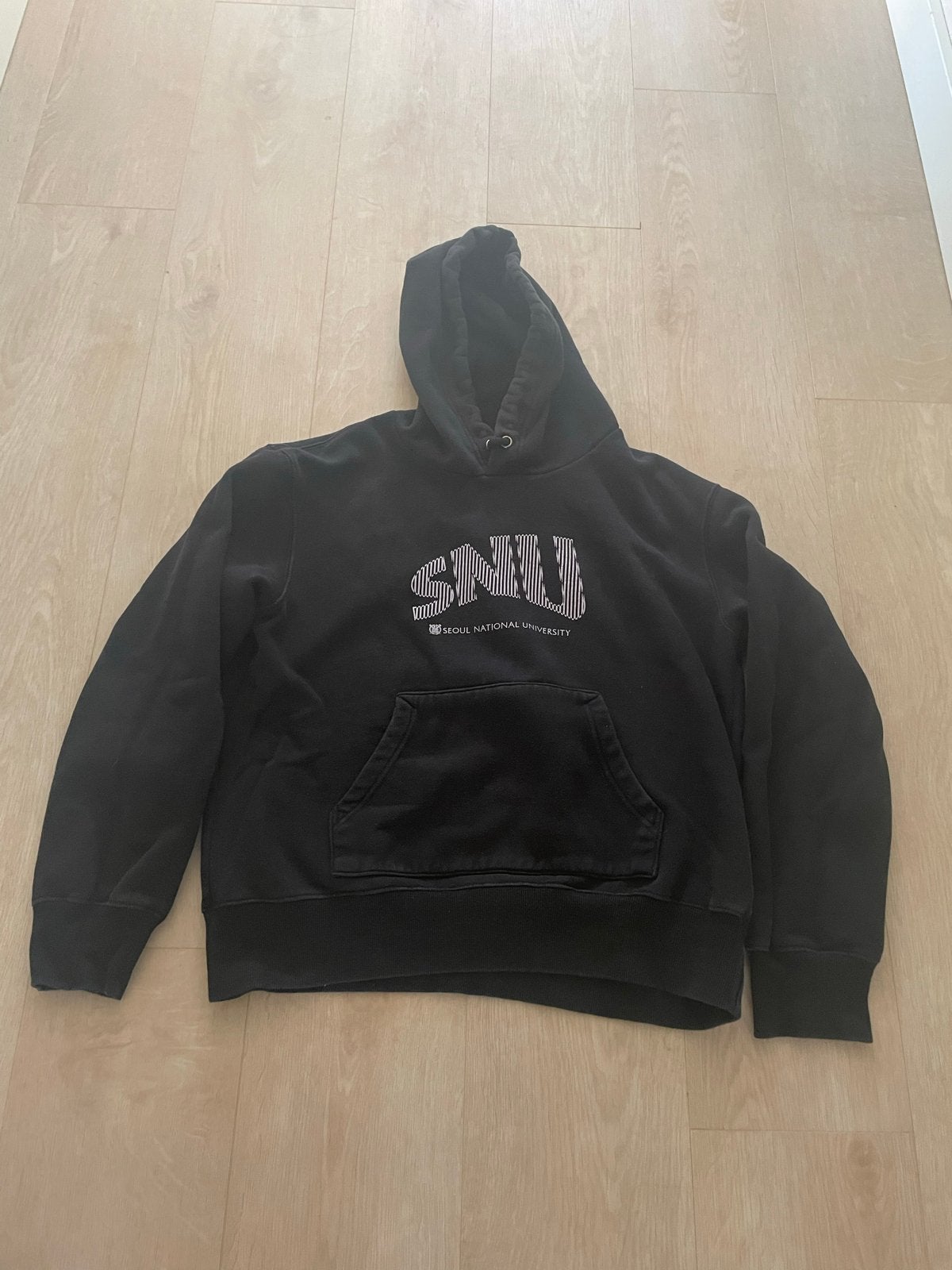 Zwarte SNU Seoul National University Hoodie Maat 100, Ophalen of Verzenden, Gedragen, Maat 48/50 (M), Zwart