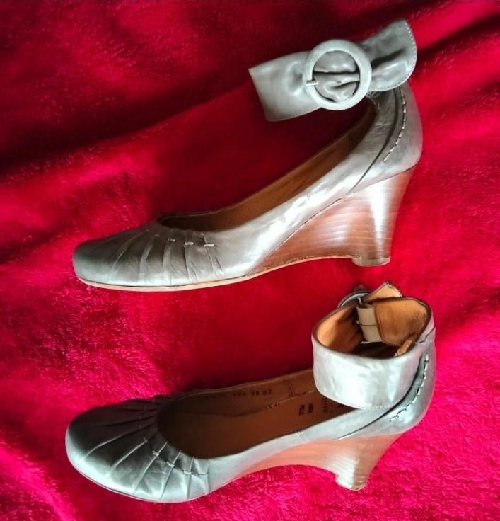 Dames schoenen van Vera Pelle, Ophalen of Verzenden, Zo goed als nieuw, Grijs, Schoenen met hoge hakken