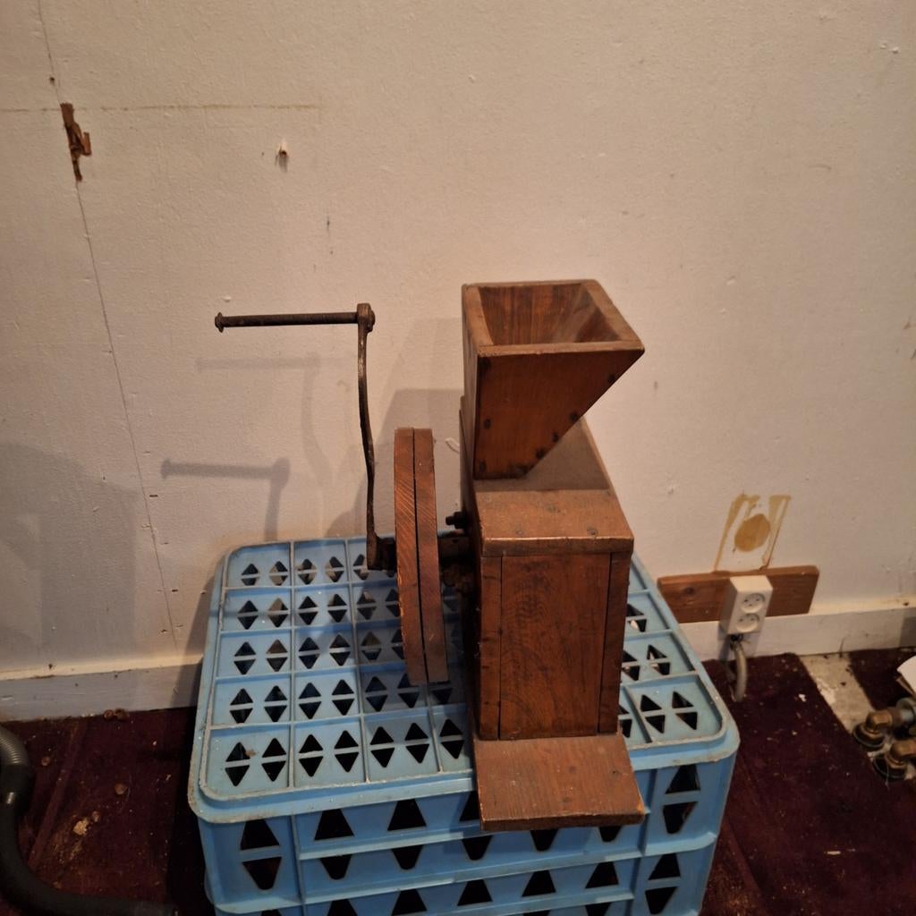 Antieke houten graanmolen - Decoratief erfstuk, Ophalen of Verzenden