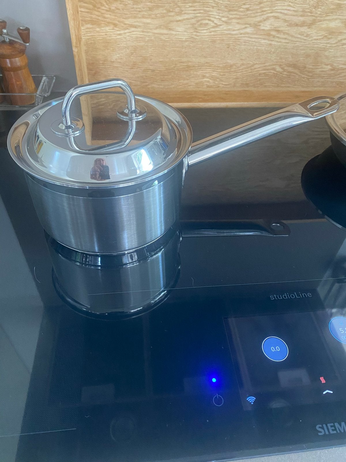 Sigg steelpan - RVS kookpan mét deksel, Huis en Inrichting, Keuken | Potten en Pannen, Met deksel, Ophalen of Verzenden, Zo goed als nieuw