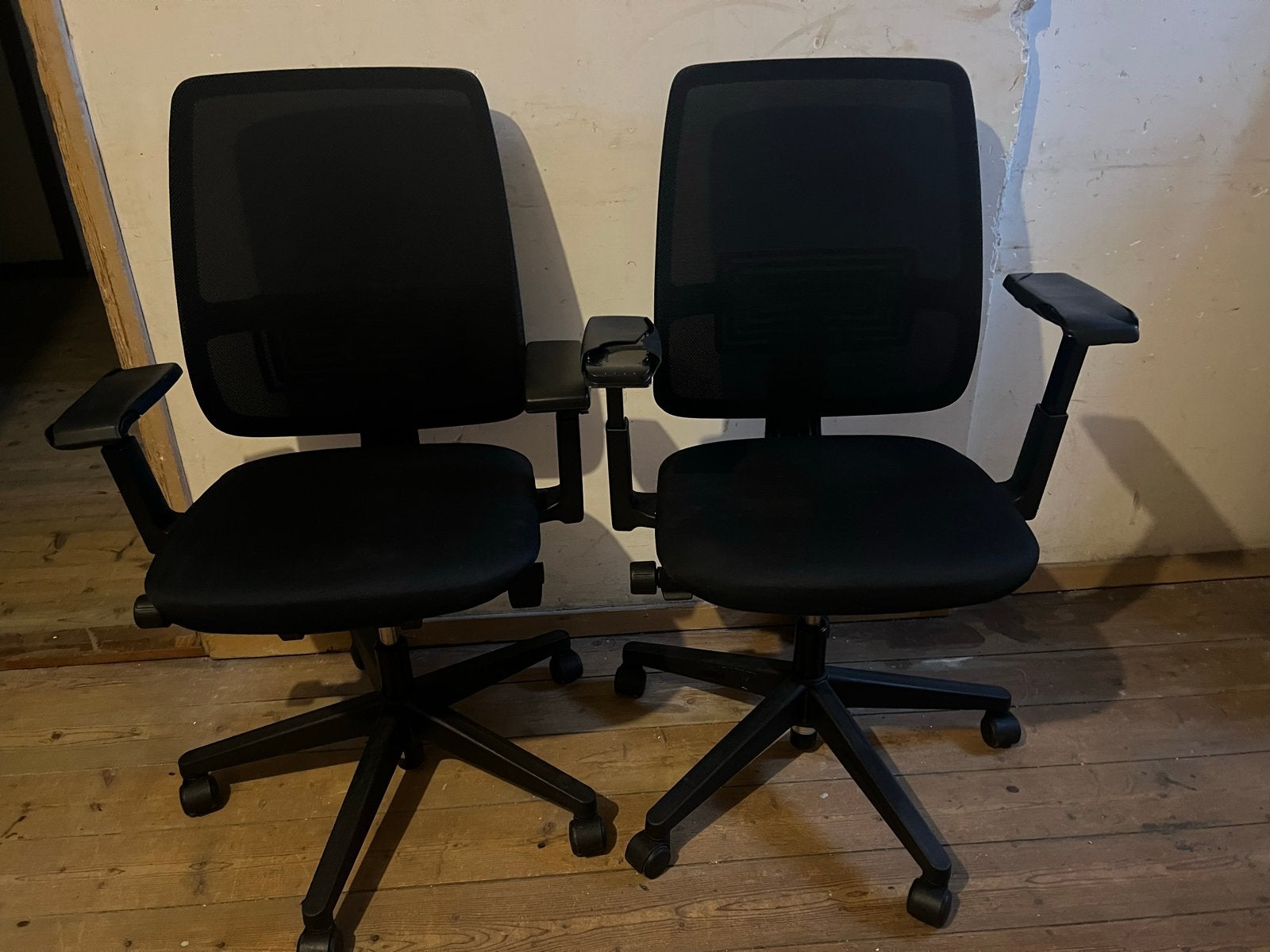 2x Haworth bureaustoel zwart - ergonomisch, Ophalen, Gebruikt, Zwart, Bureaustoel