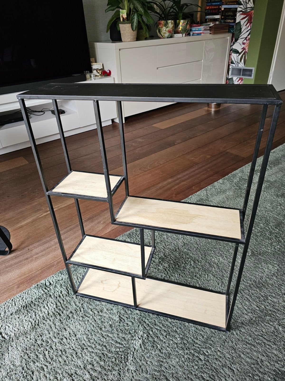 Modern zwart metalen rek met houten planken, Ophalen of Verzenden