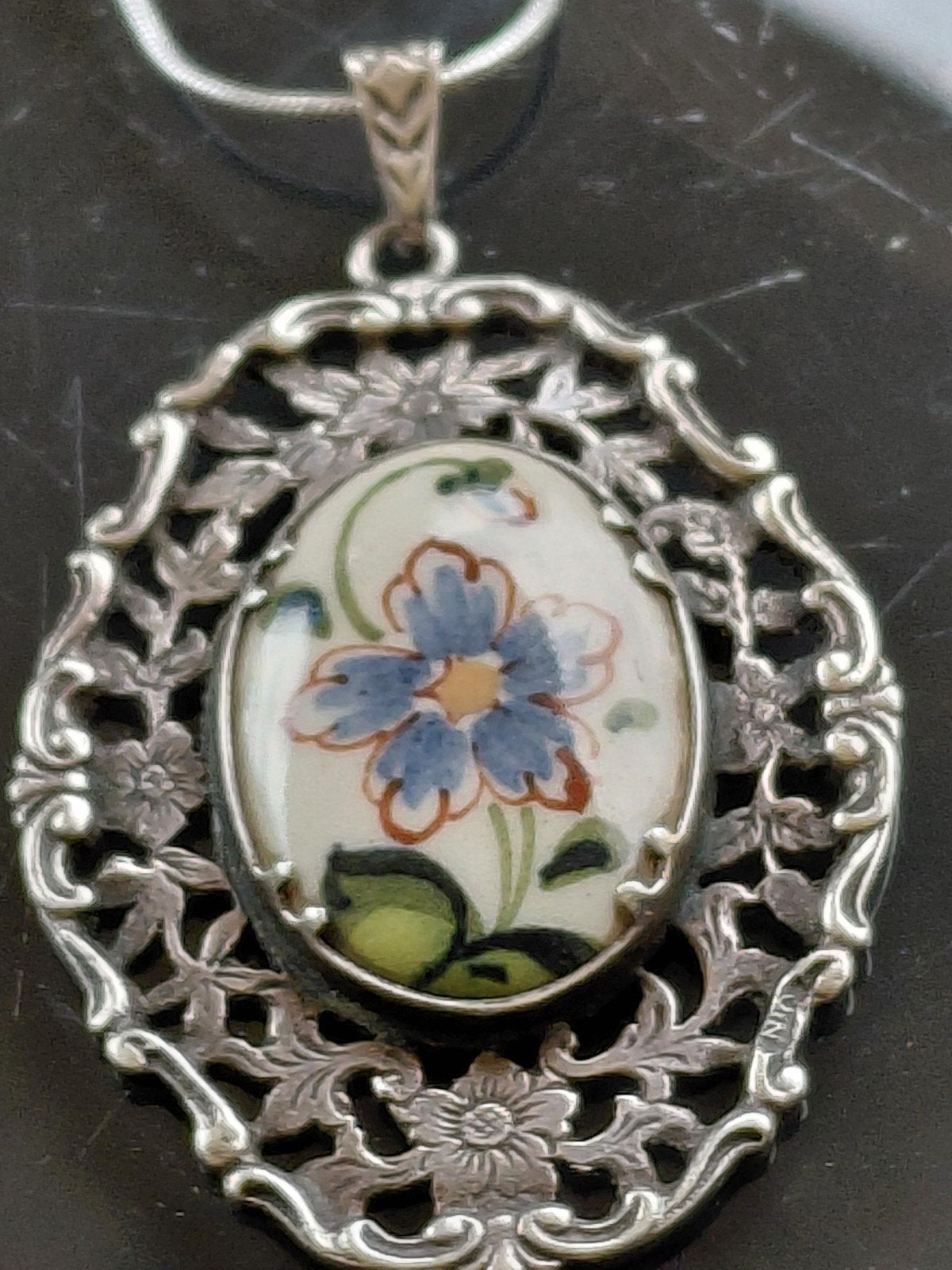 SCHITTEREND ANTIEKE ZILVEREN HANGER VAN 6.5 CM DEZE PRACHTIG, Ophalen of Verzenden, Zilver