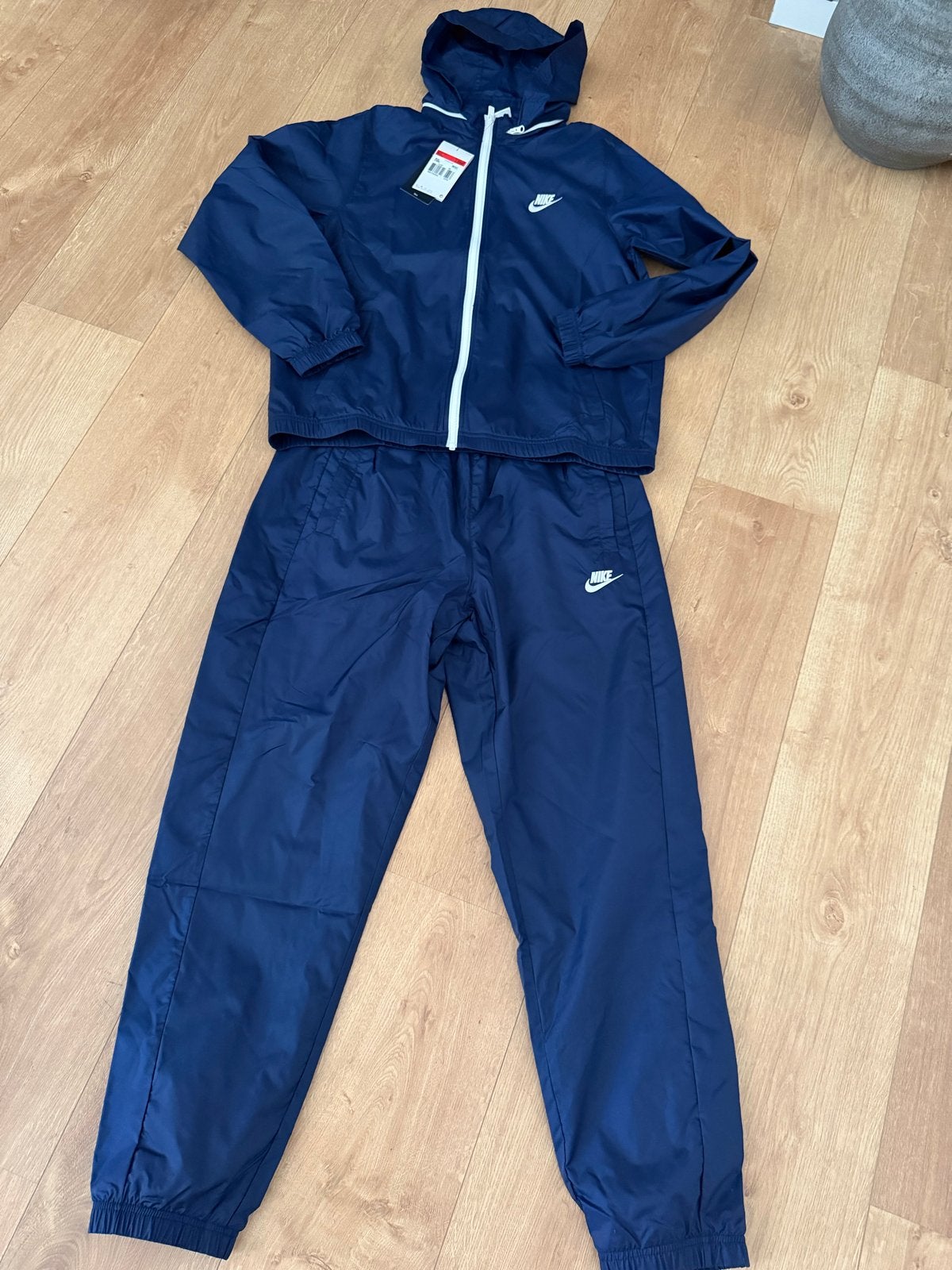 Nieuw Nike Trainingspak - Donkerblauw (Maat L / M), Kleding | Heren, Maat 52/54 (L), Blauw, Nieuw, Ophalen of Verzenden