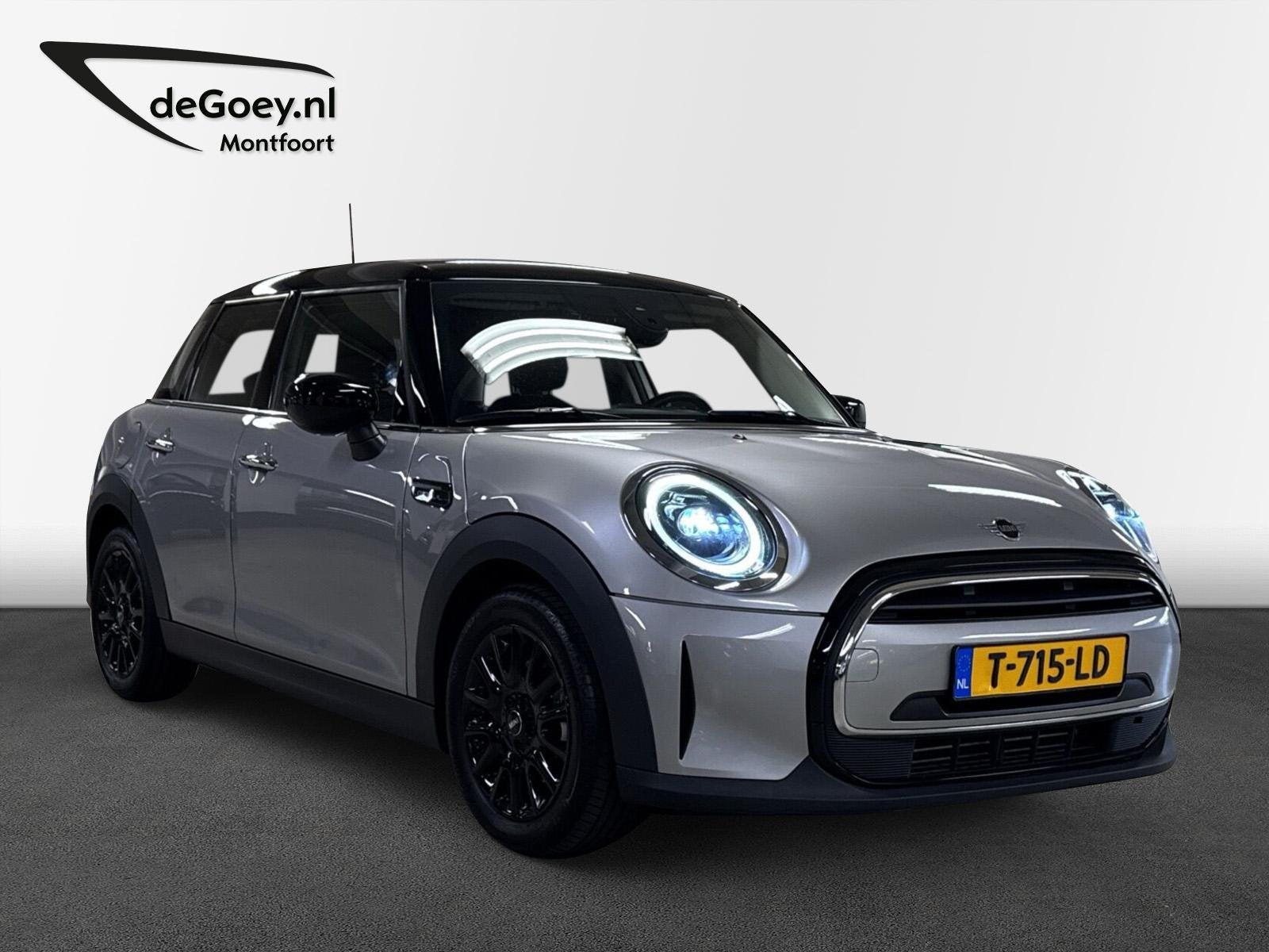 MINI 5-Deurs 1.5 Cooper Camden Edition Automaat, Auto's, 12 maanden, 136 pk, Gebruikt, Leder en Stof