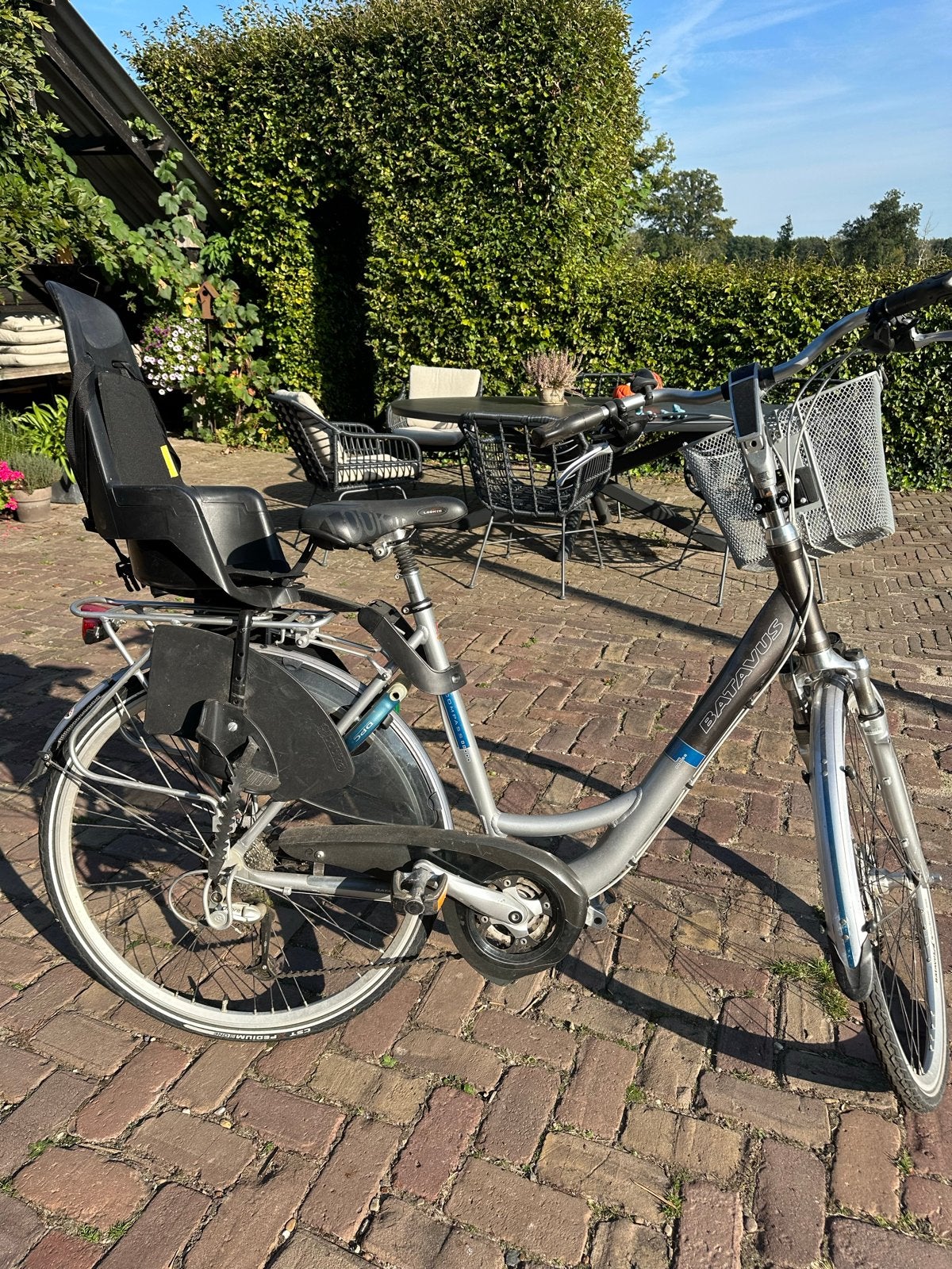 Batavus damesfiets met kinderzitje en mand, Ophalen, Velgrem, Versnellingen, Batavus
