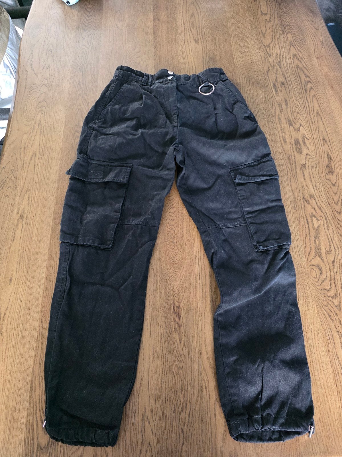 Bershka zwarte cargo broek maat 36 (S), Zwart, Zo goed als nieuw, Maat 36 (S), Lang