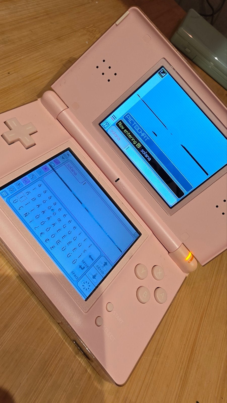Nintendo DS lite pink, Spelcomputers en Games, Spelcomputers | Nintendo DS, Ophalen of Verzenden, Gebruikt, Roze, DS Lite