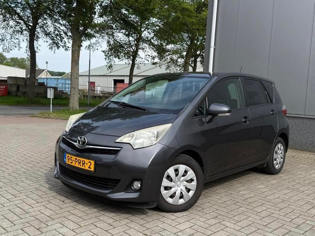 Toyota Verso-S 1.3 VVT-i Aspiration Vol Jaar Apk, Voorwielaandrijving, Euro 5, Gebruikt, 4 cilinders
