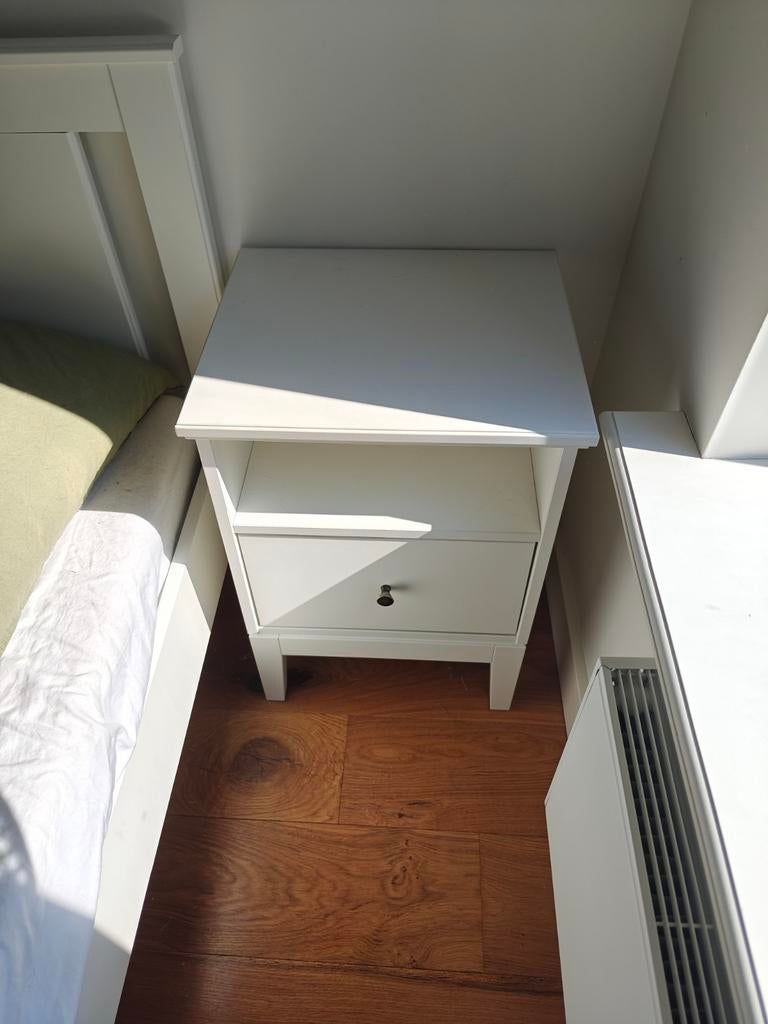 2x IKEA IDANÄS bedside table, Ophalen, 55 tot 70 cm, Zo goed als nieuw, 45 tot 65 cm