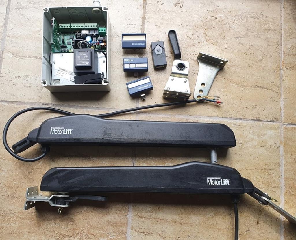 Chamberlain MotorLift Garagedeuropener Set, Ophalen of Verzenden, Zo goed als nieuw