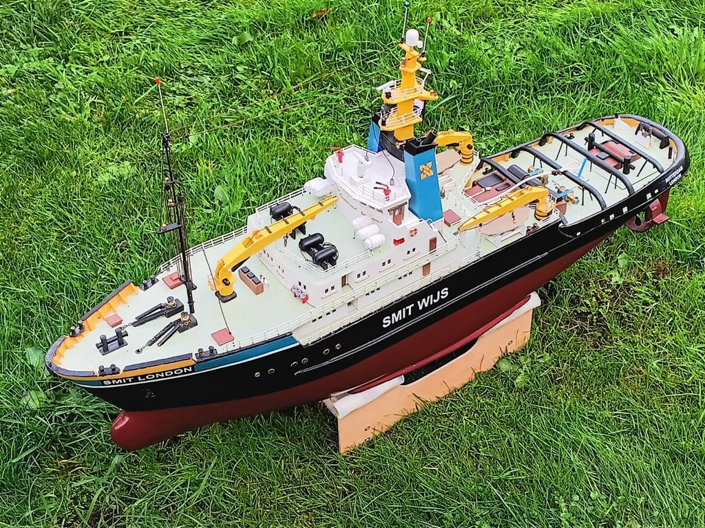 Prachtig als nieuw werkend Smit London sleepboot, rc varend, Ophalen, Zo goed als nieuw