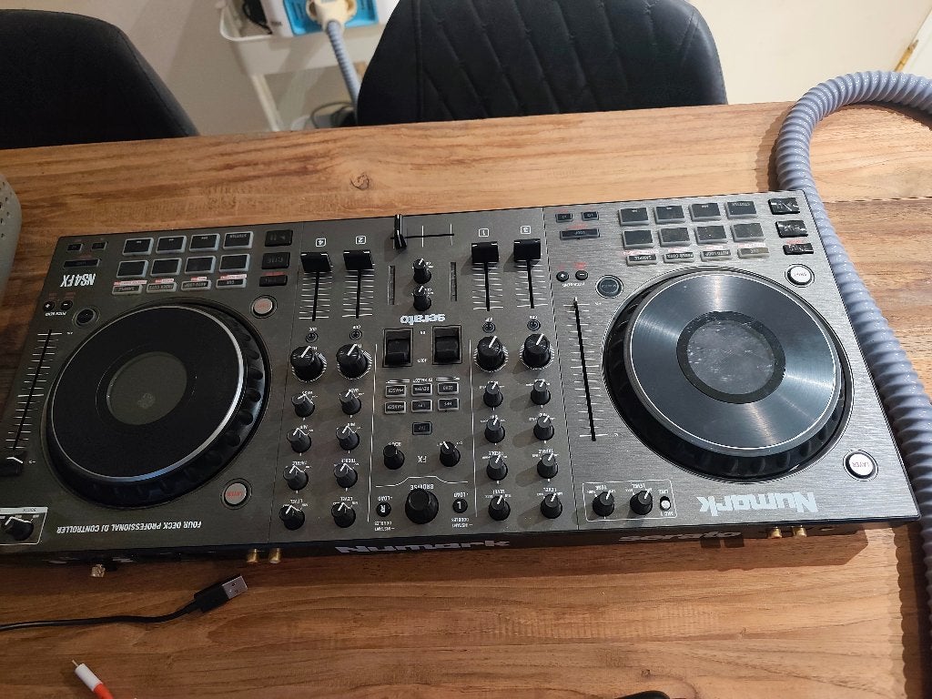 Numark NS4FX DJ Controller – 4 kanaals – Serato, Ophalen of Verzenden, Numark