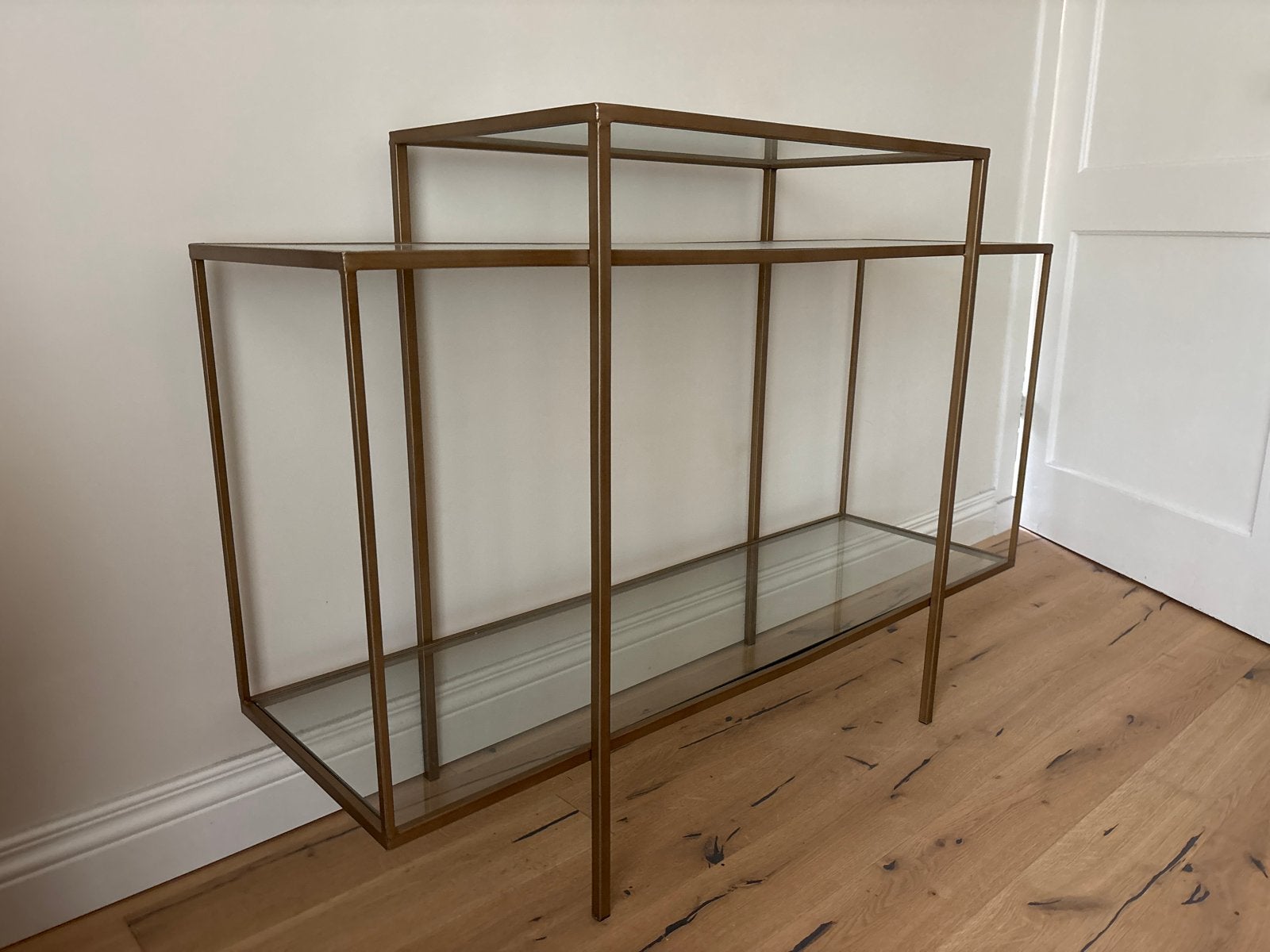 Gouden console tafel/dressoir met glazen planken, Ophalen, Zo goed als nieuw