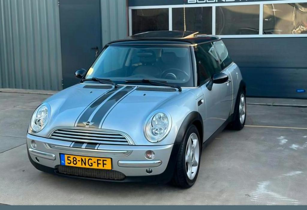 Mini 1.6 16V Cooper AUT 2003 Grijs, Auto's, Mini, 4 cilinders, 4 stoelen, Origineel Nederlands, 115 pk