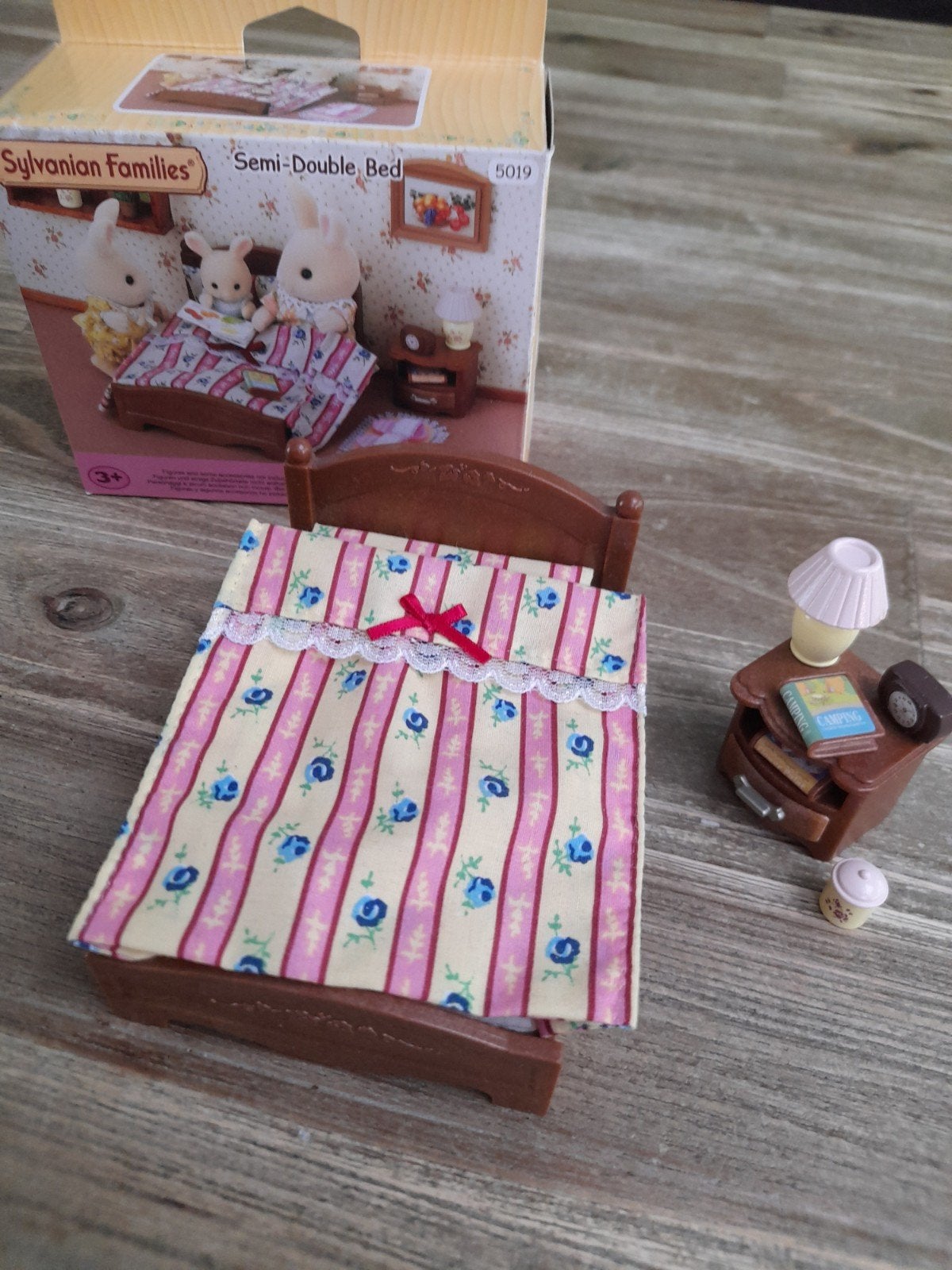 Sylvanian twijfelaar bed 5019, Ophalen of Verzenden, Zo goed als nieuw, Poppenhuis