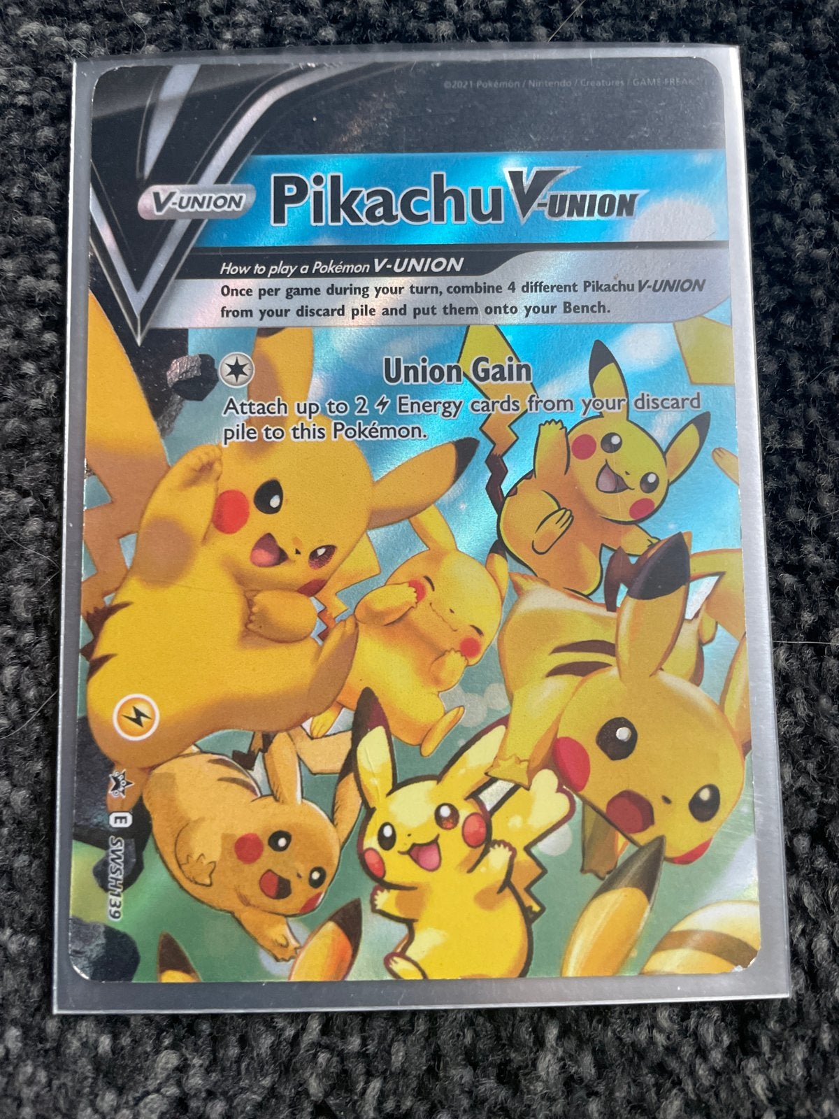 Pikachu V-UNION Pokémon Kaart SWSH139, Ophalen of Verzenden, Zo goed als nieuw, Losse kaart